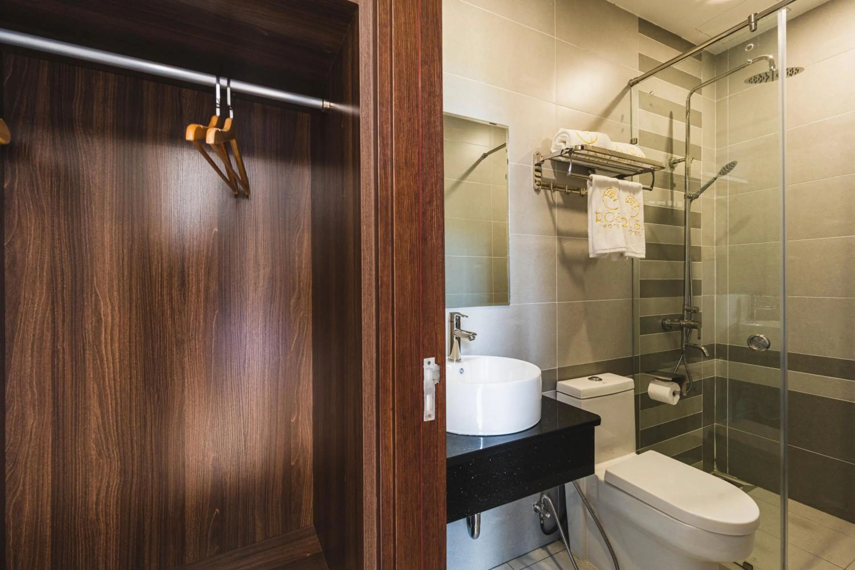 Bathroom in City Center Rosa Hotel