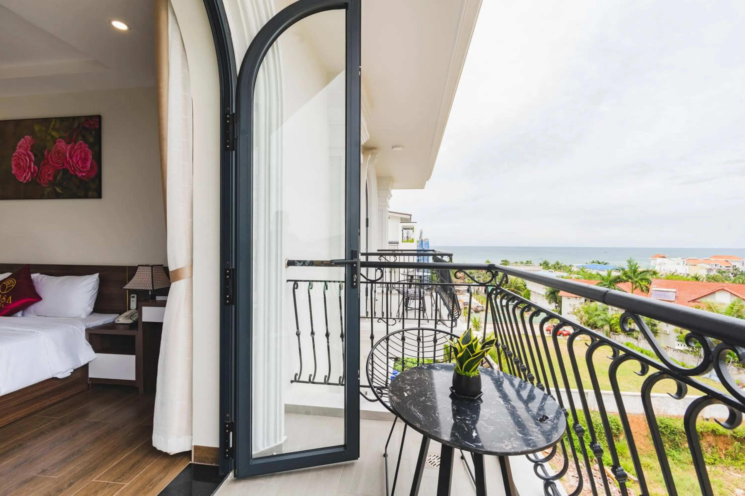 Balcony/Terrace, Bed in City Center Rosa Hotel