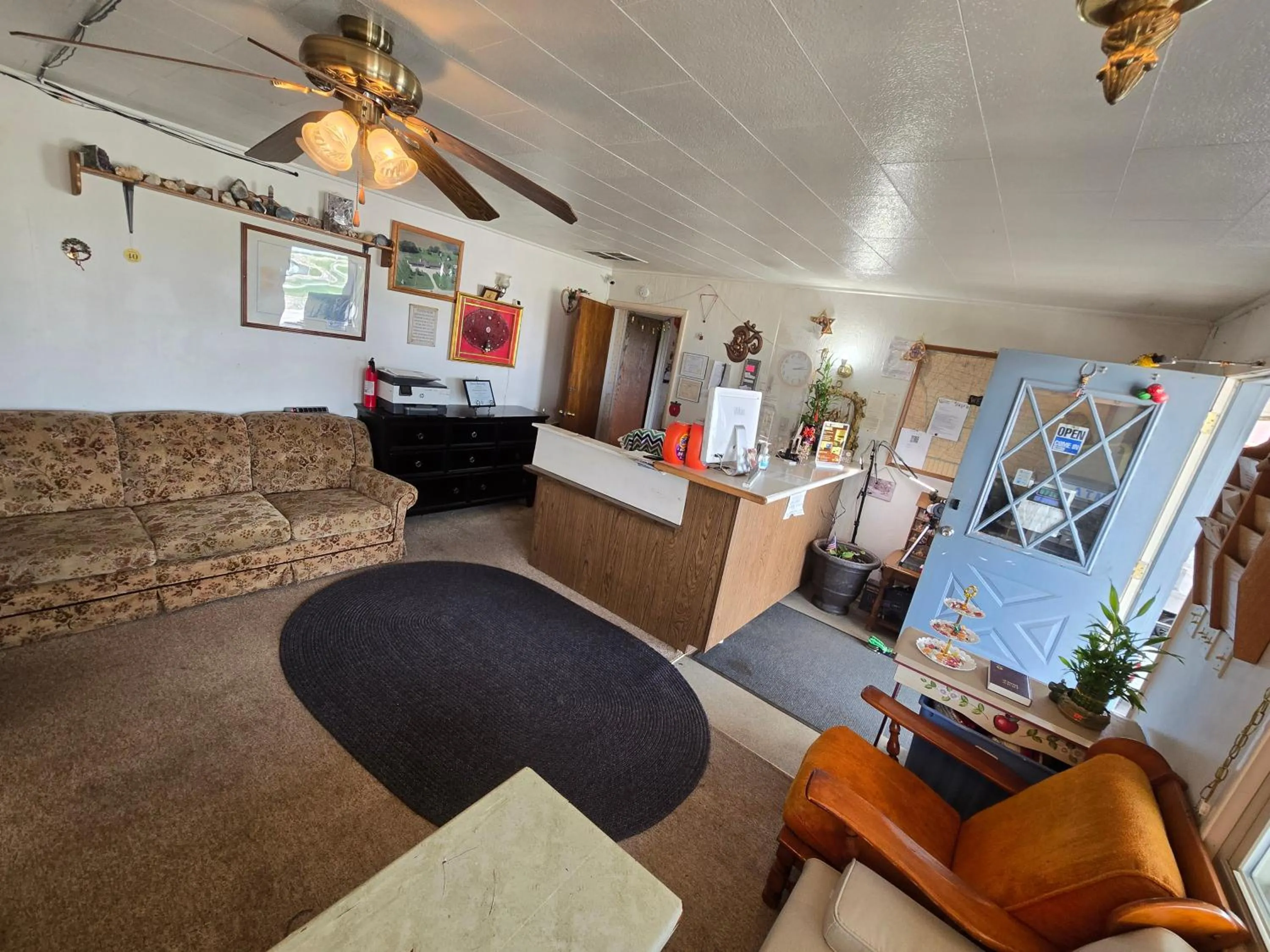 Lobby or reception in OYO Sandman Inn