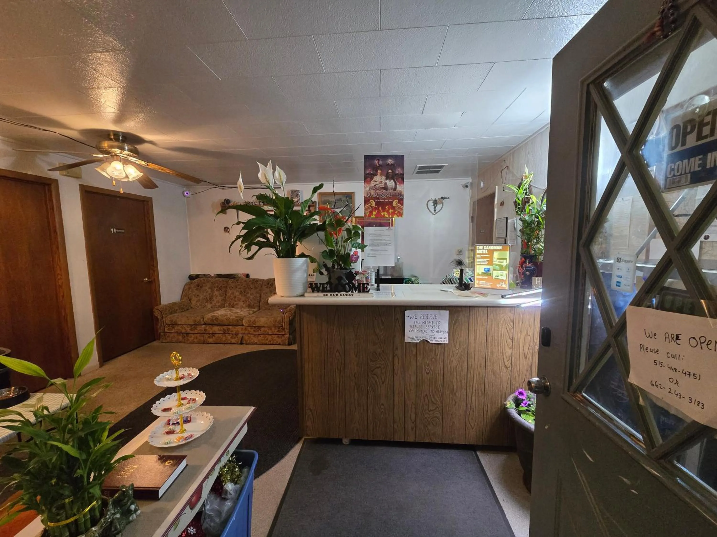 Lobby or reception in OYO Sandman Inn