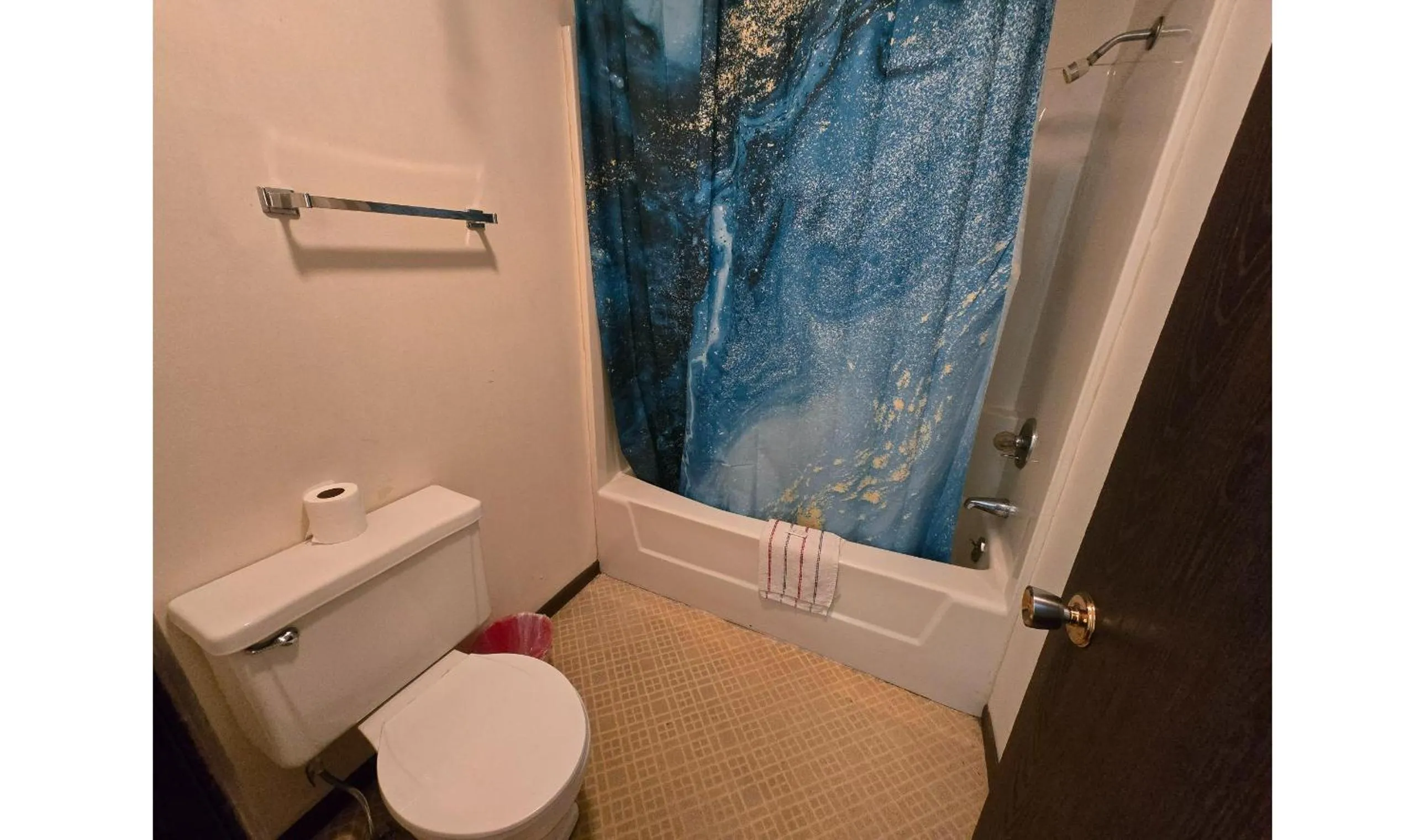 Bathroom in OYO Sandman Inn