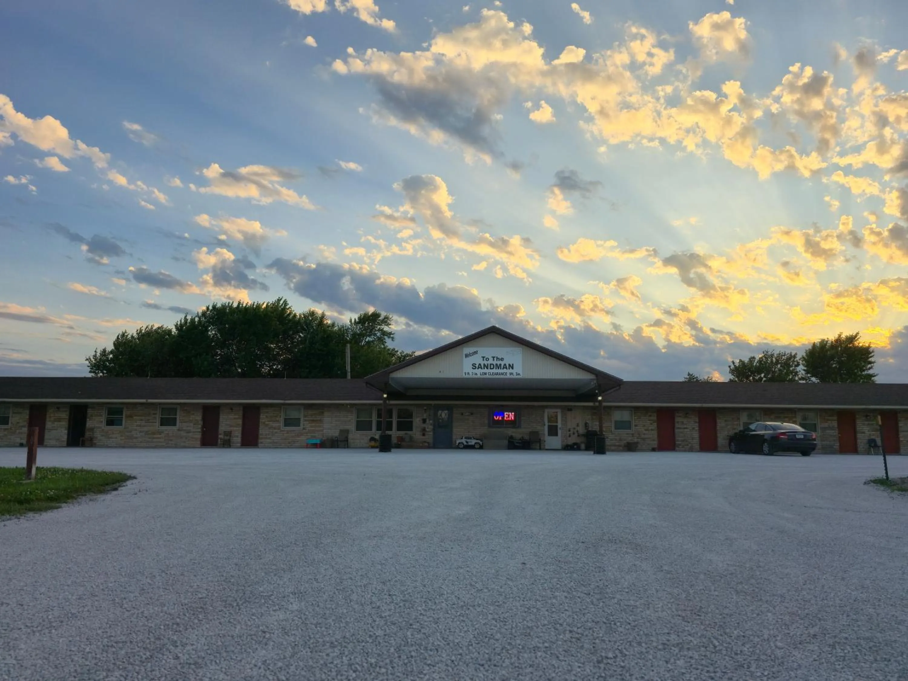 Property building in OYO Sandman Inn