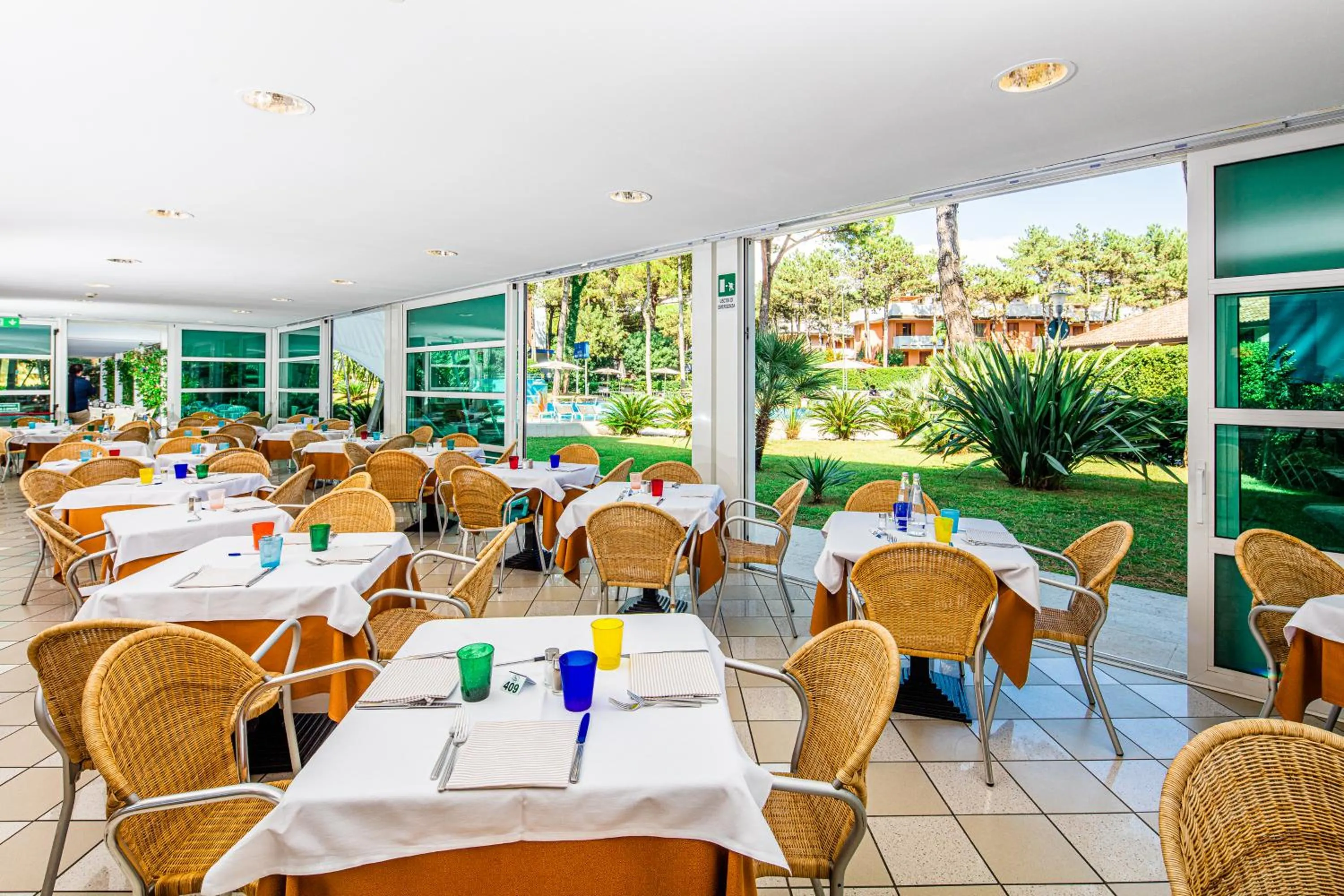 Restaurant/places to eat in Hotel Mediterraneo