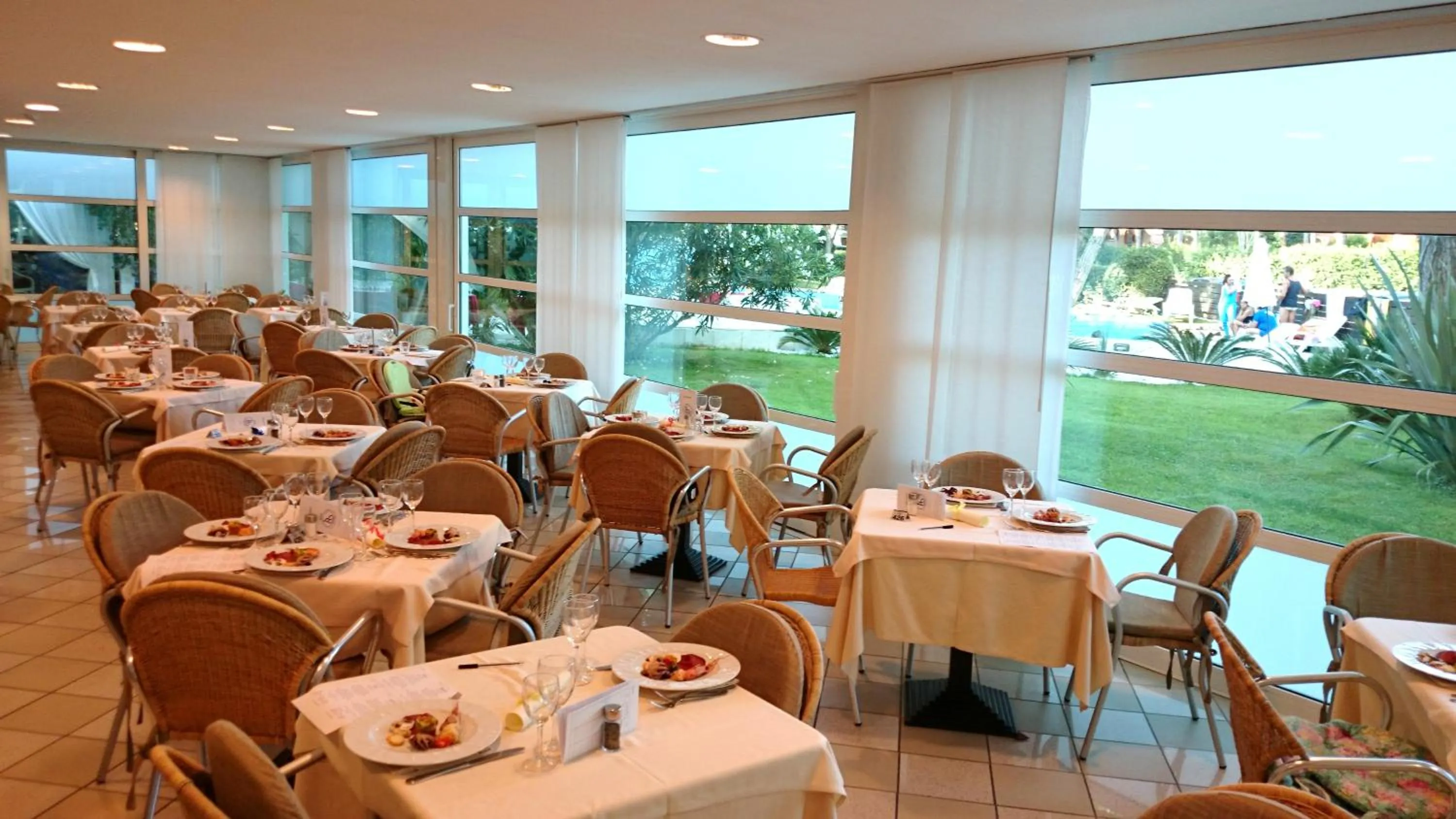 Restaurant/places to eat in Hotel Mediterraneo