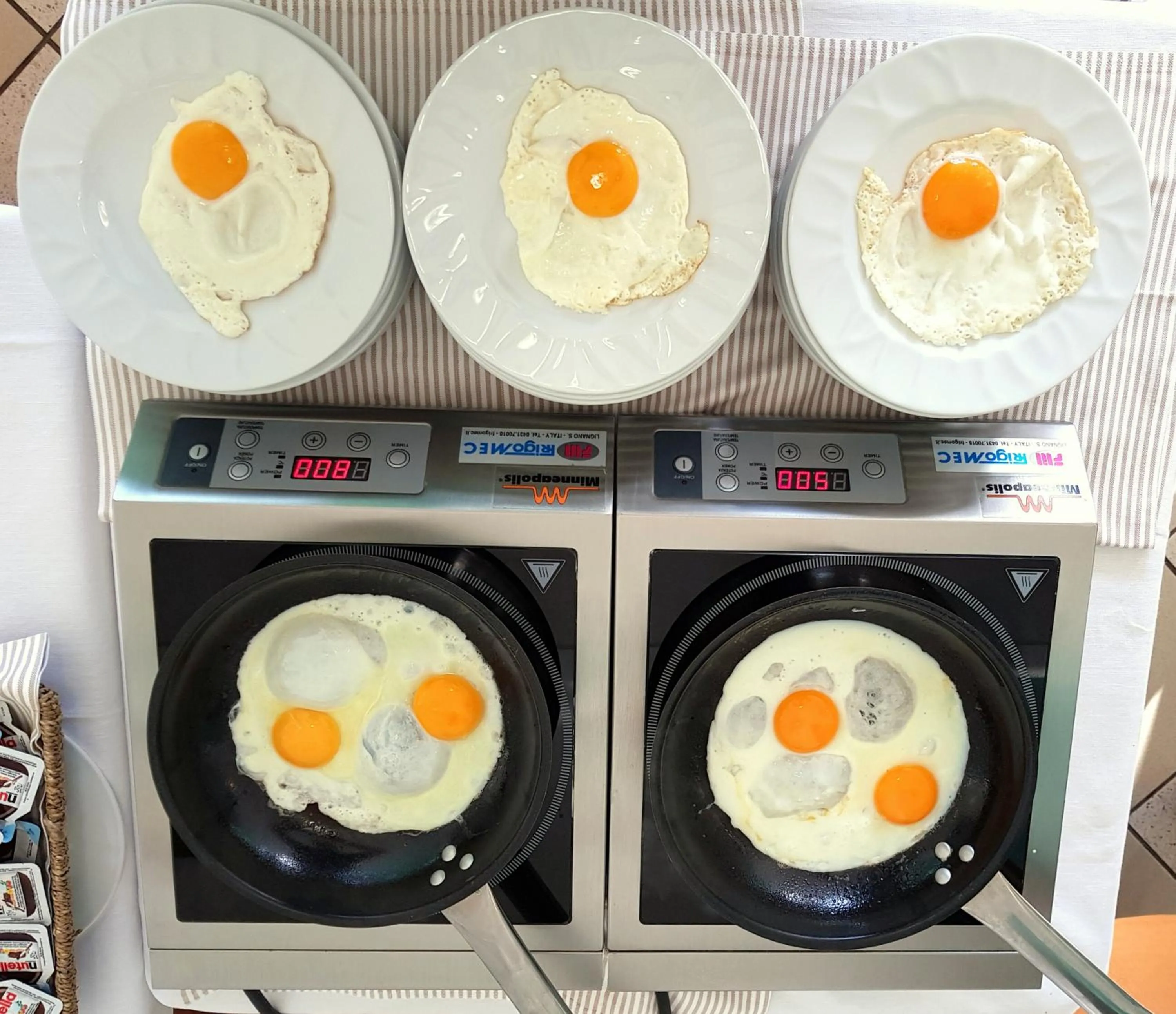 Continental breakfast in Hotel Mediterraneo