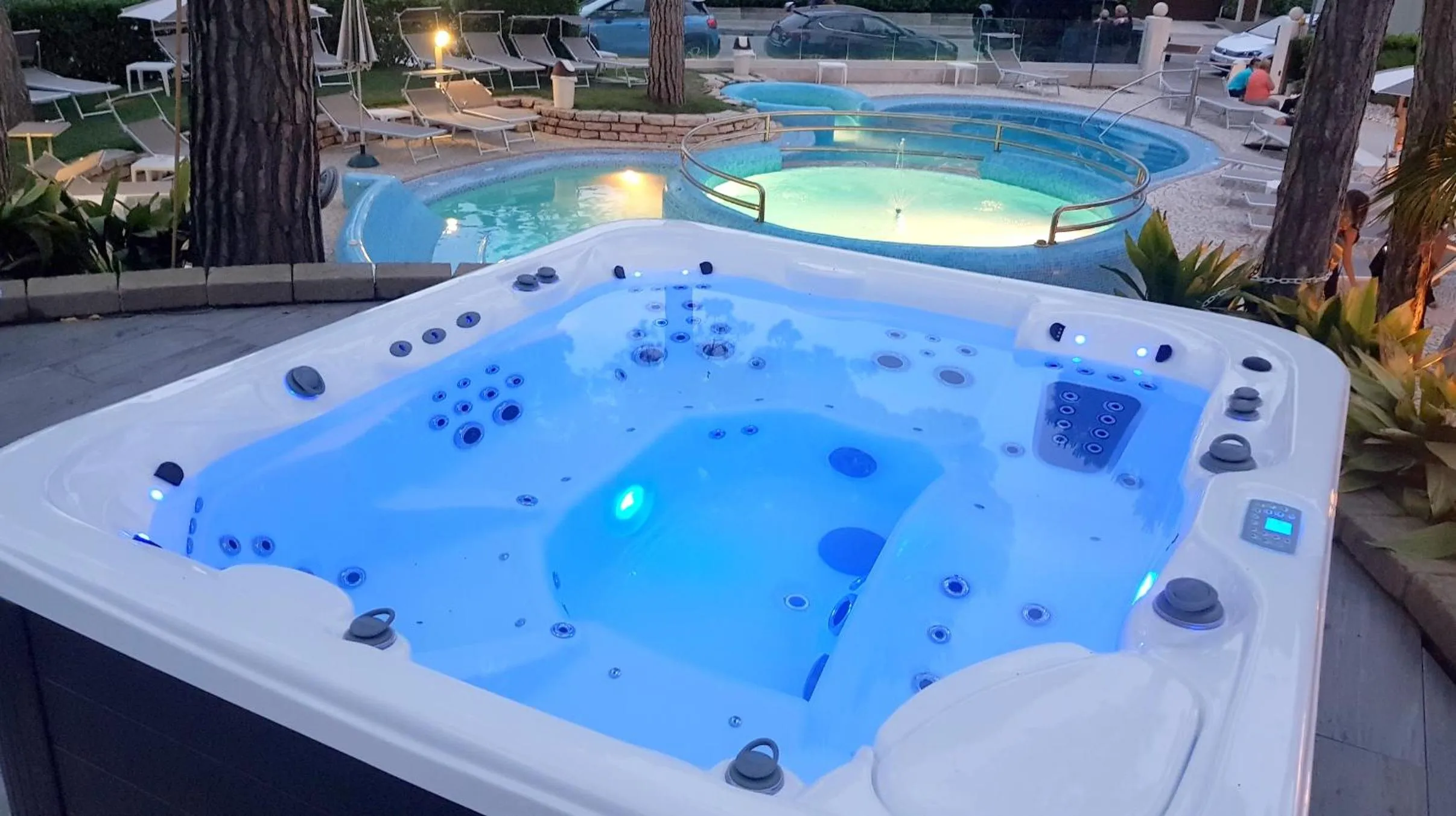 Hot Tub in Hotel Mediterraneo