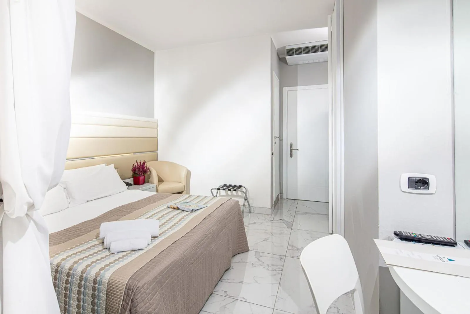 Photo of the whole room, Bed in Hotel Mediterraneo