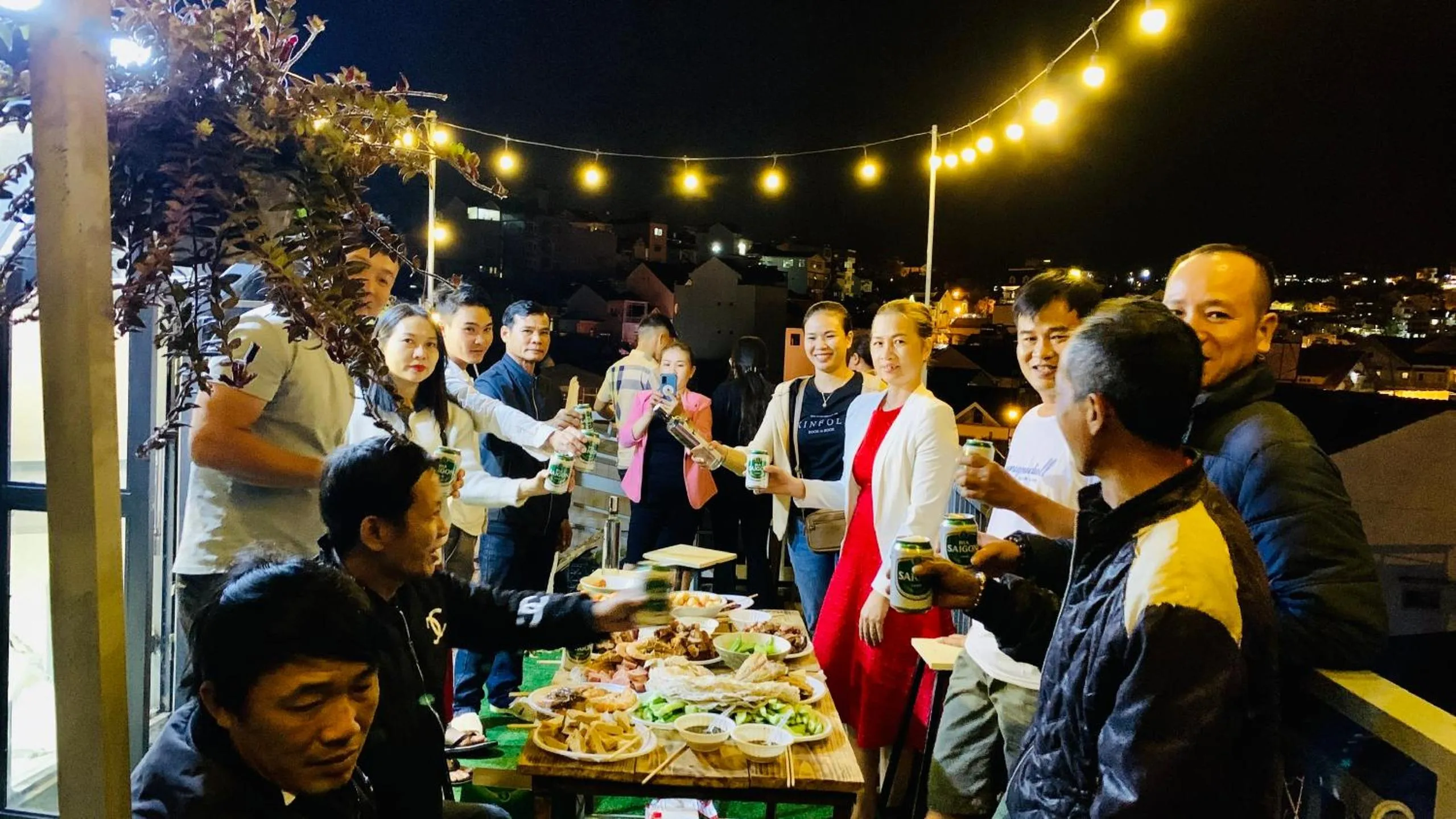 Evening entertainment in DALAT STREAM HOTEL-Khách sạn đẹp Đà Lạt