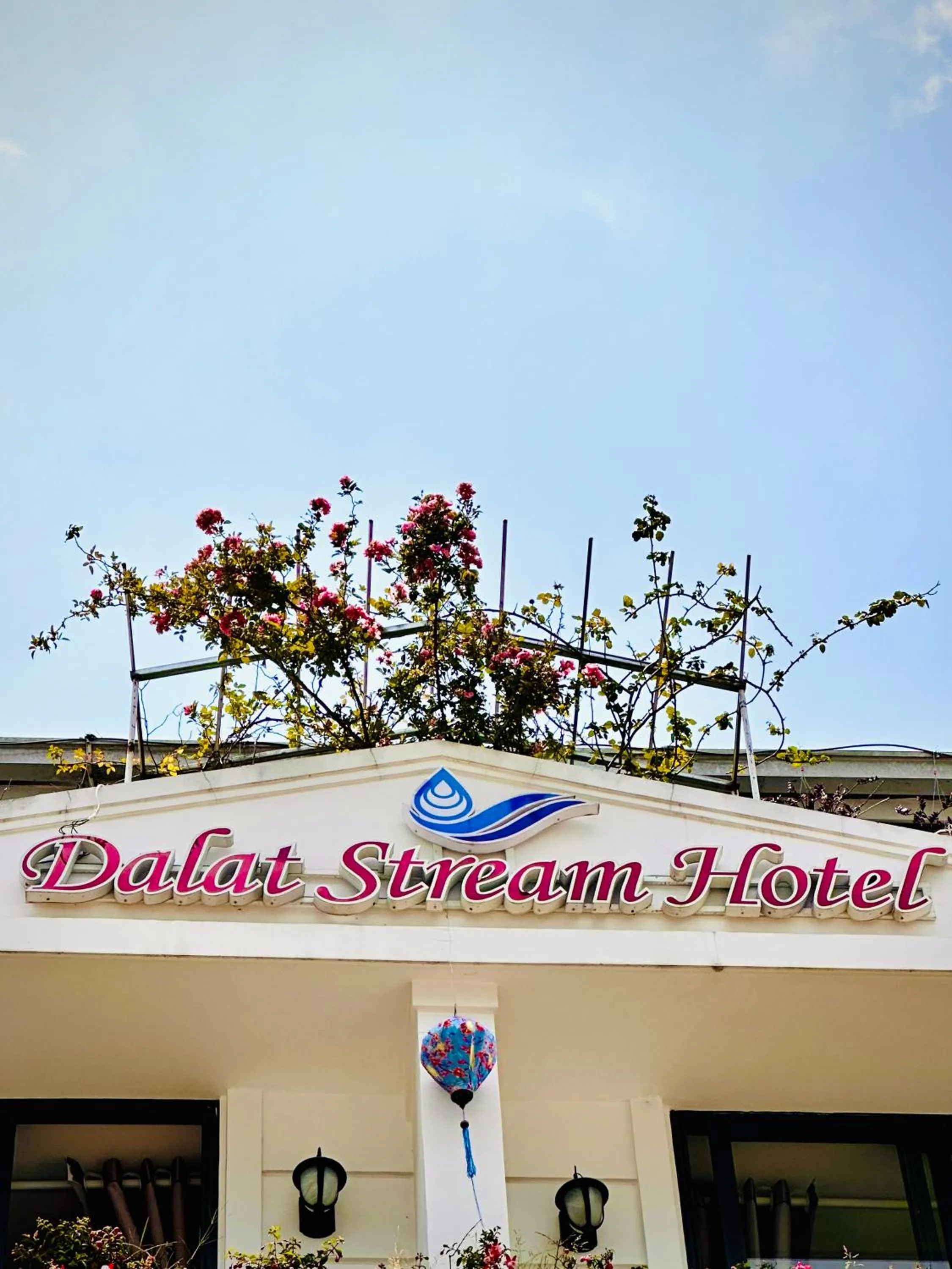 Logo/Certificate/Sign in DALAT STREAM HOTEL-Khách sạn đẹp Đà Lạt