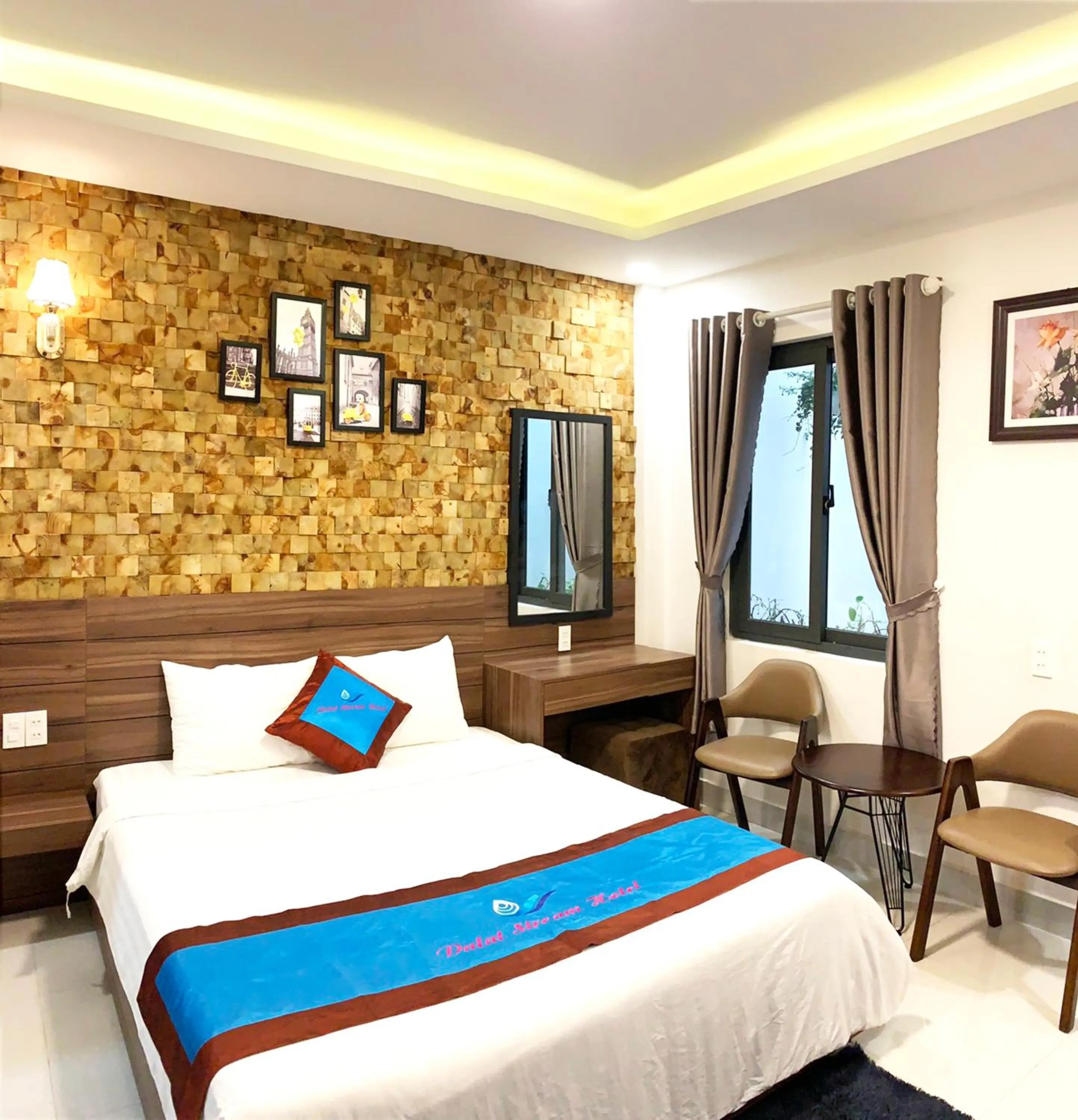 Photo of the whole room, Bed in DALAT STREAM HOTEL-Khách sạn đẹp Đà Lạt