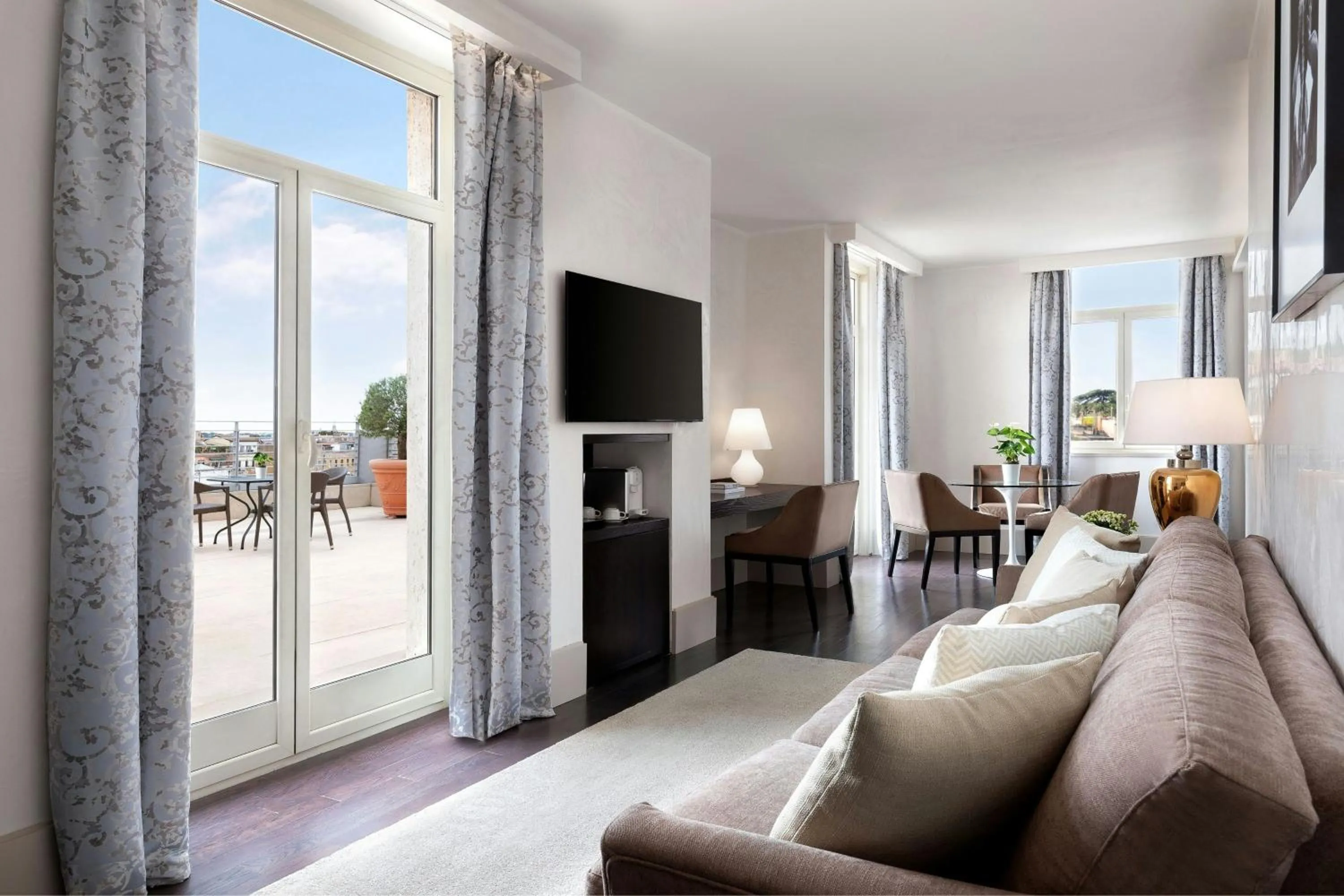 Bedroom in Sina Bernini Bristol, Autograph Collection