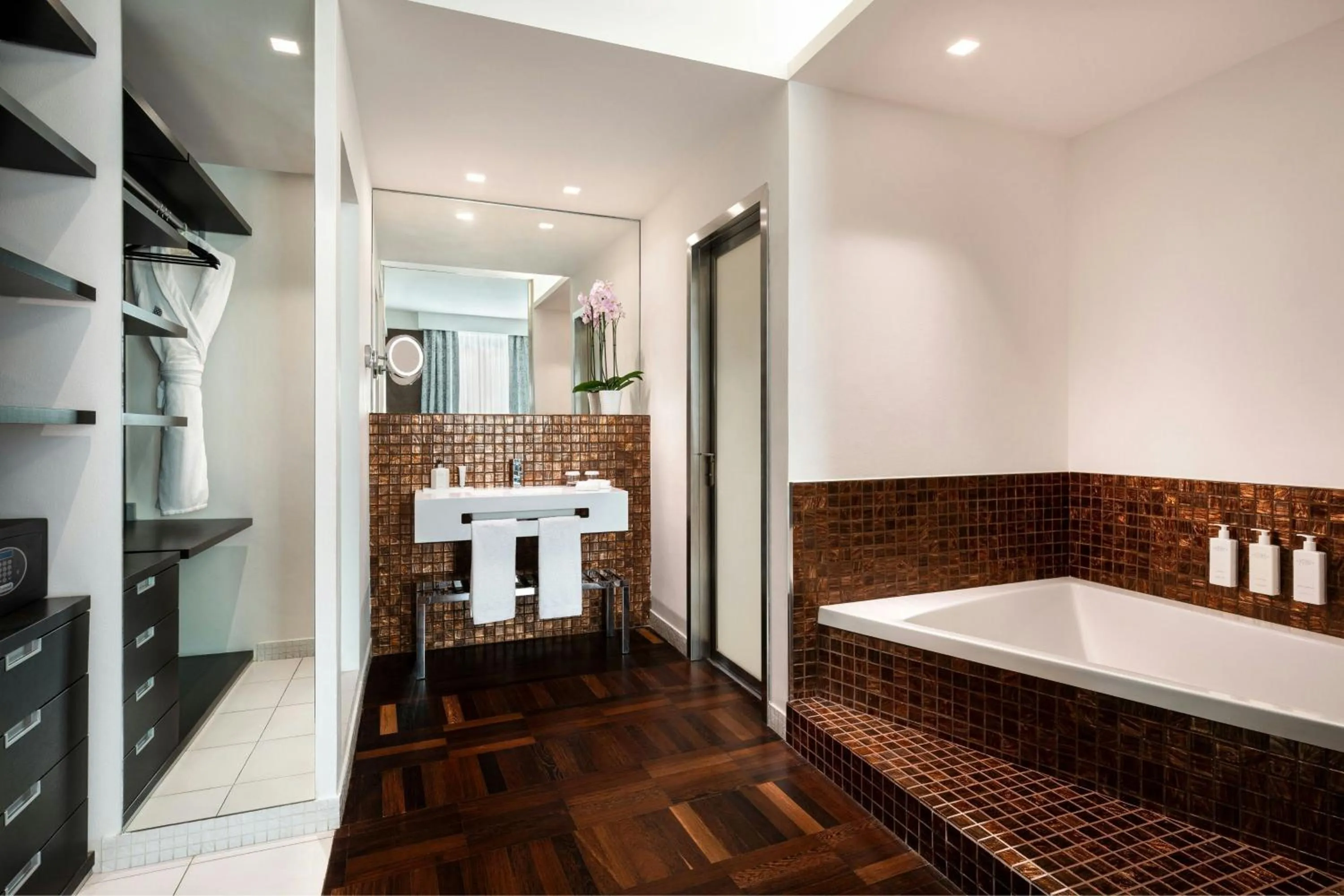 Bathroom in Sina Bernini Bristol, Autograph Collection