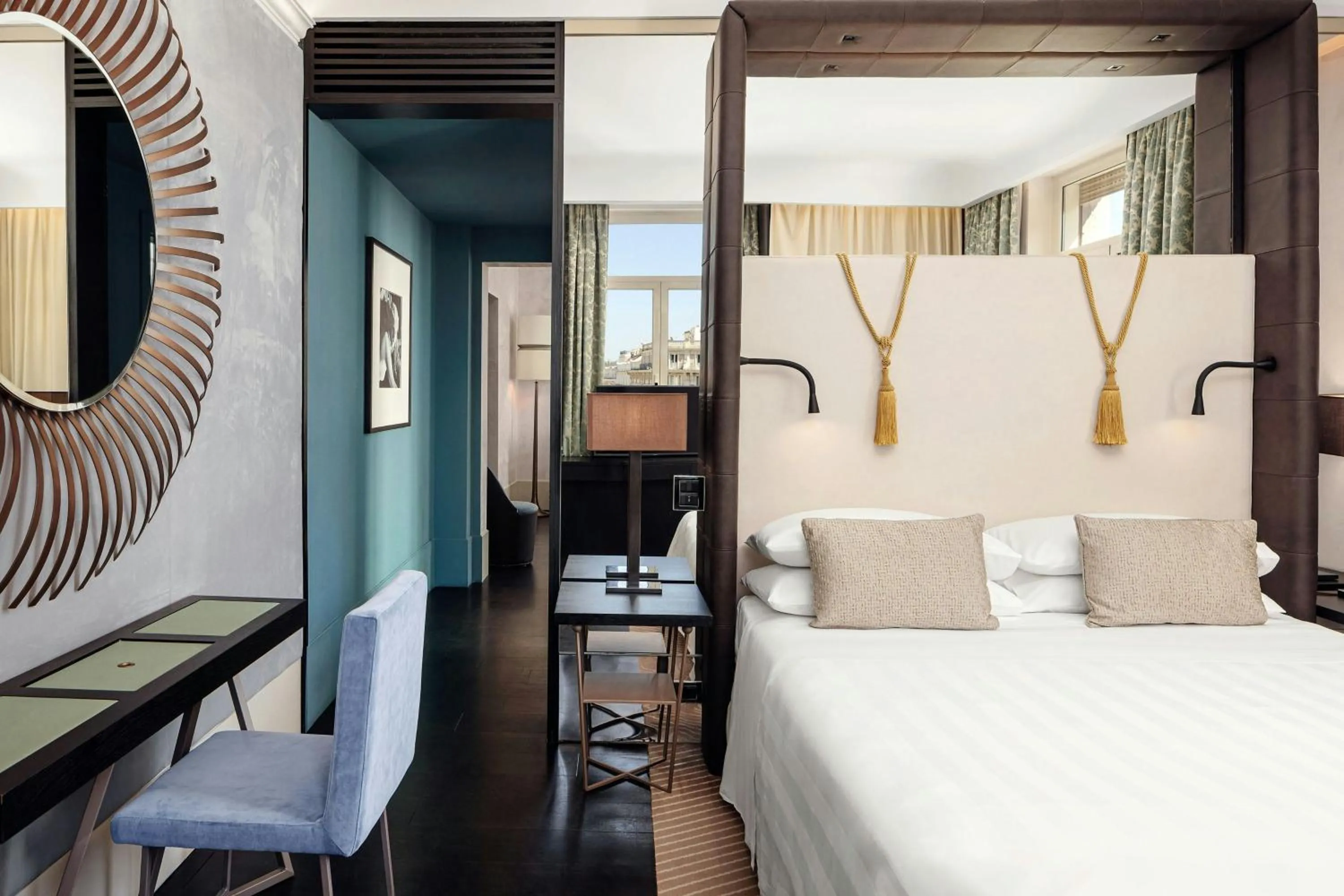 Bedroom, Bed in Sina Bernini Bristol, Autograph Collection