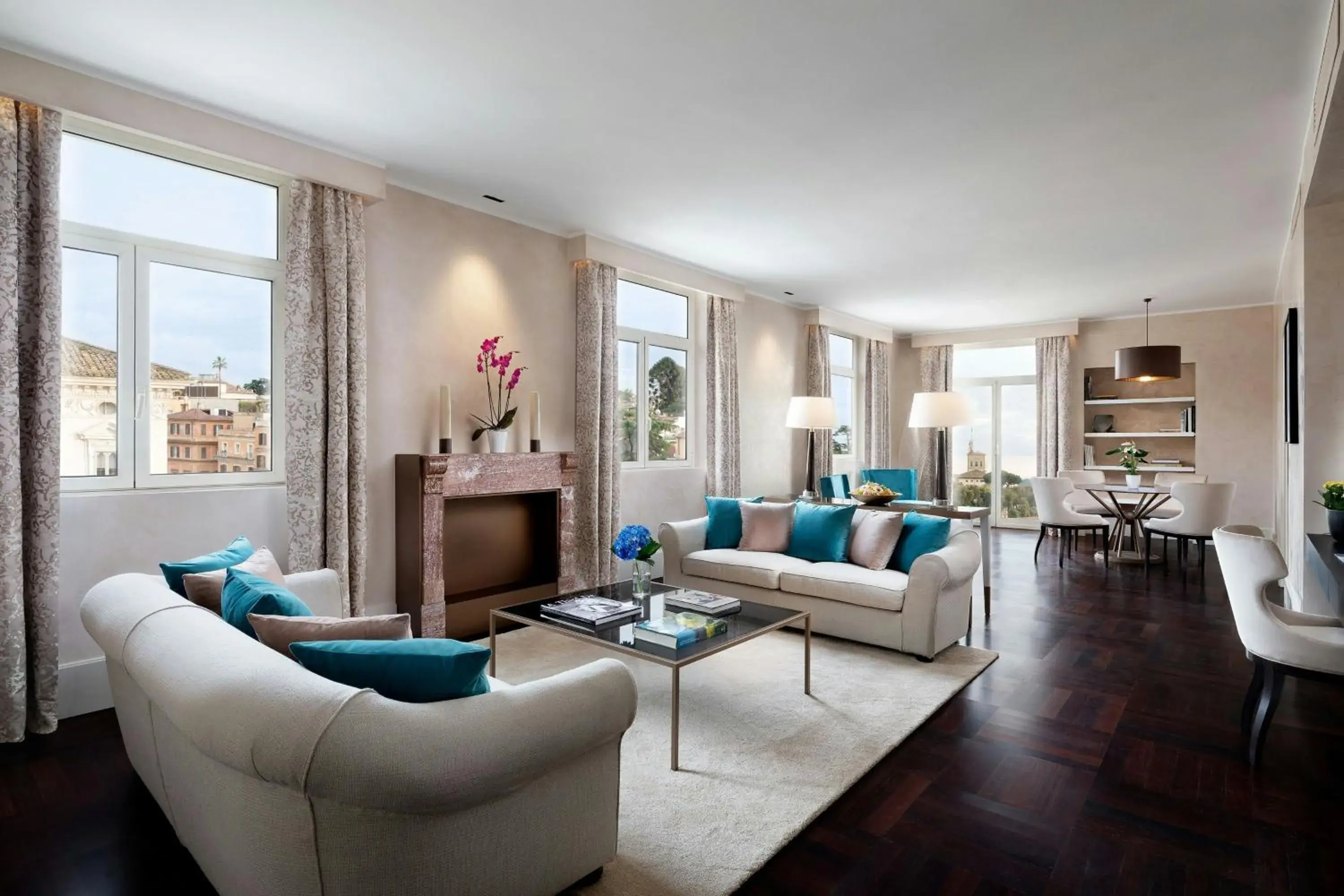 Lounge or bar in Sina Bernini Bristol, Autograph Collection Lounge or bar in Sina Bernini Bristol, Autograph Collection