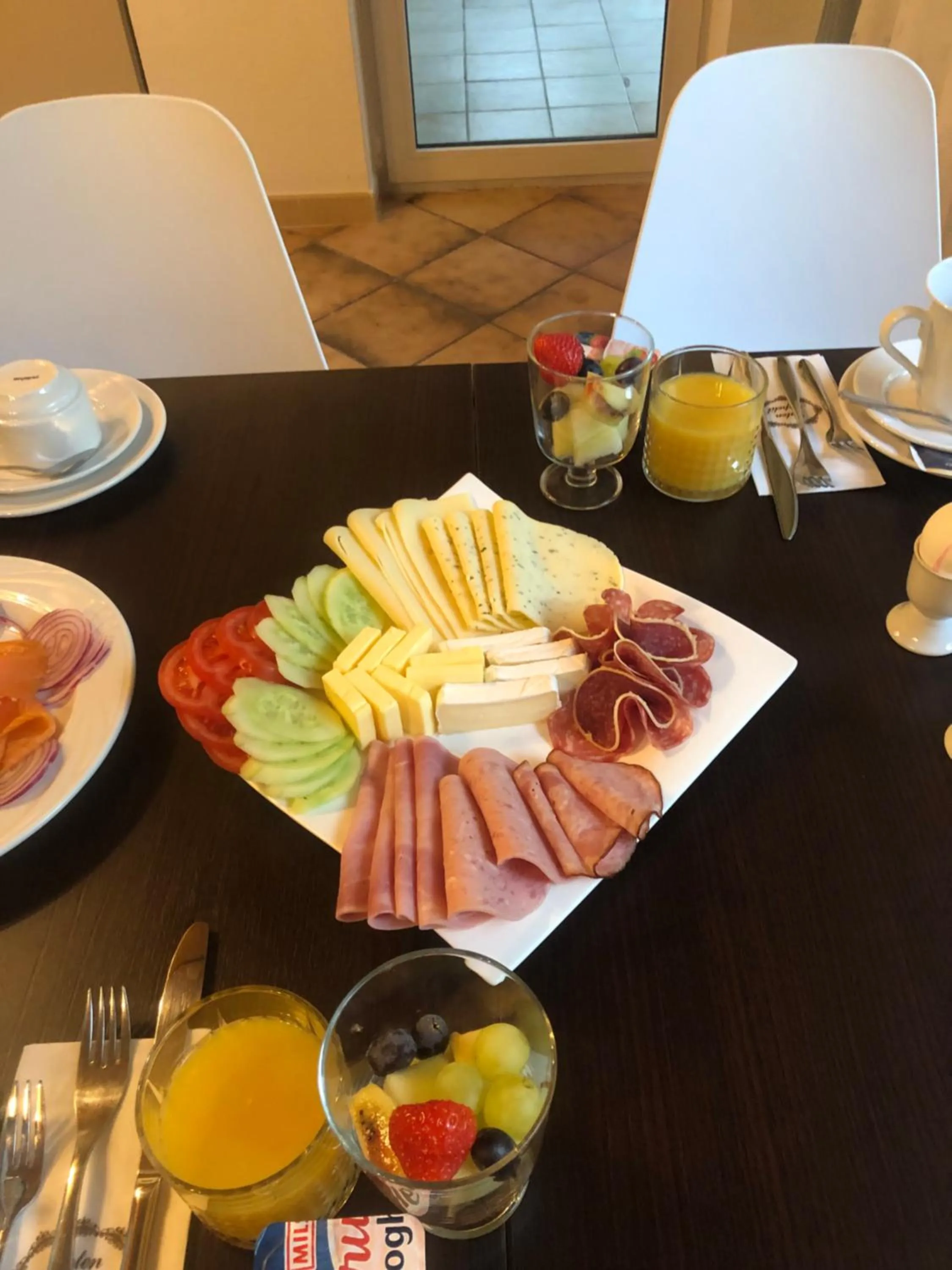 Breakfast in pension-seegarten