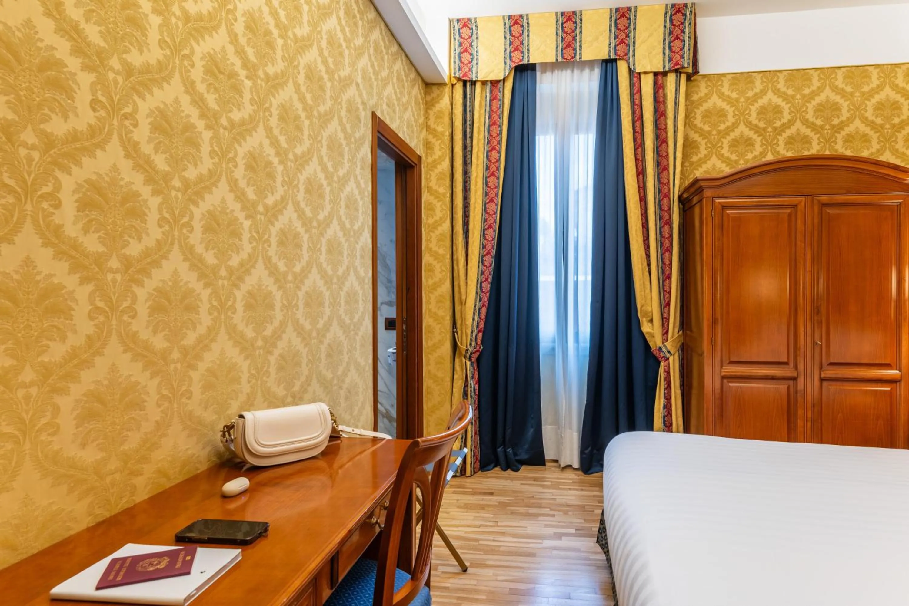 Bathroom, Bed in Hotel Raffaello - Sure Hotel Collection by Best Western