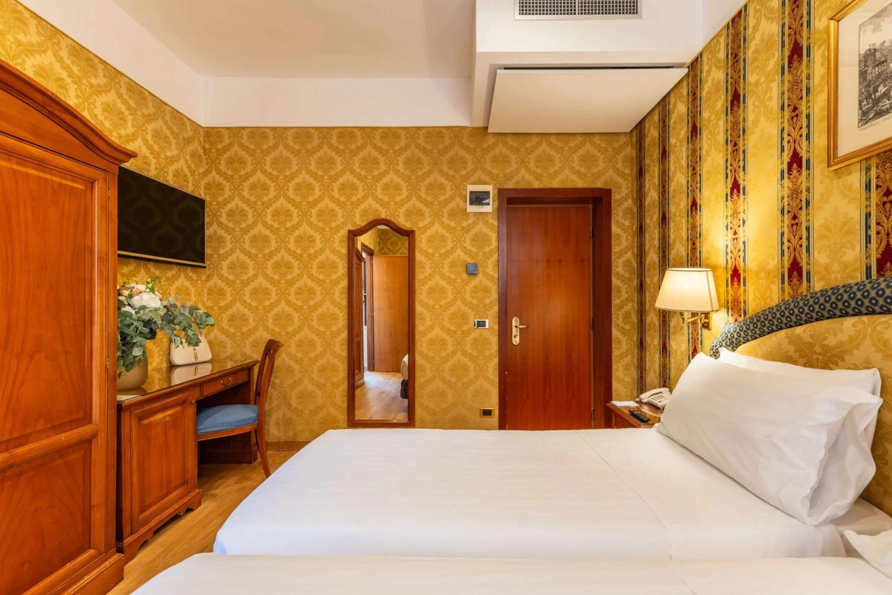 Bedroom, Bed in Hotel Raffaello - Sure Hotel Collection by Best Western
