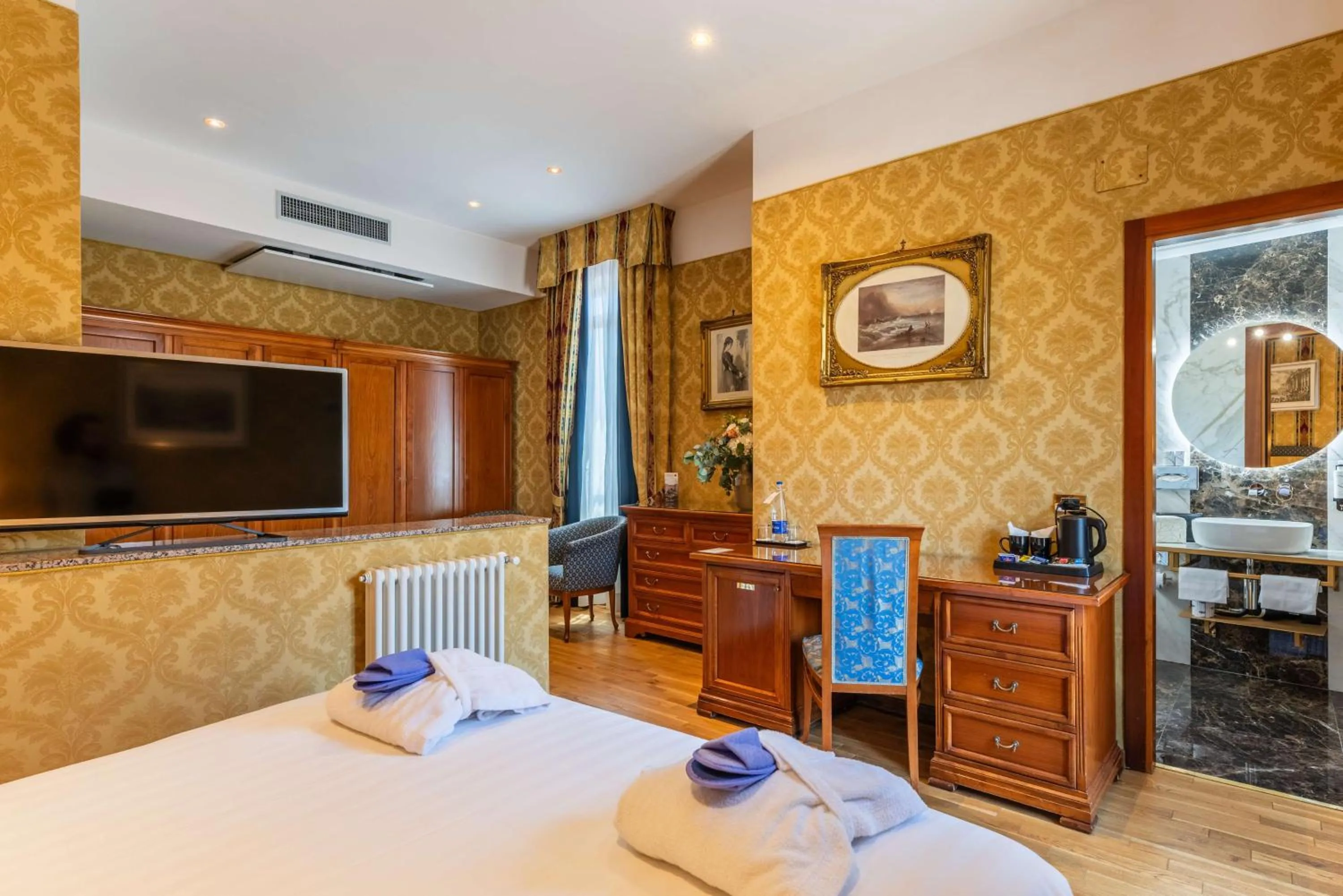 Bedroom, Bed in Hotel Raffaello - Sure Hotel Collection by Best Western
