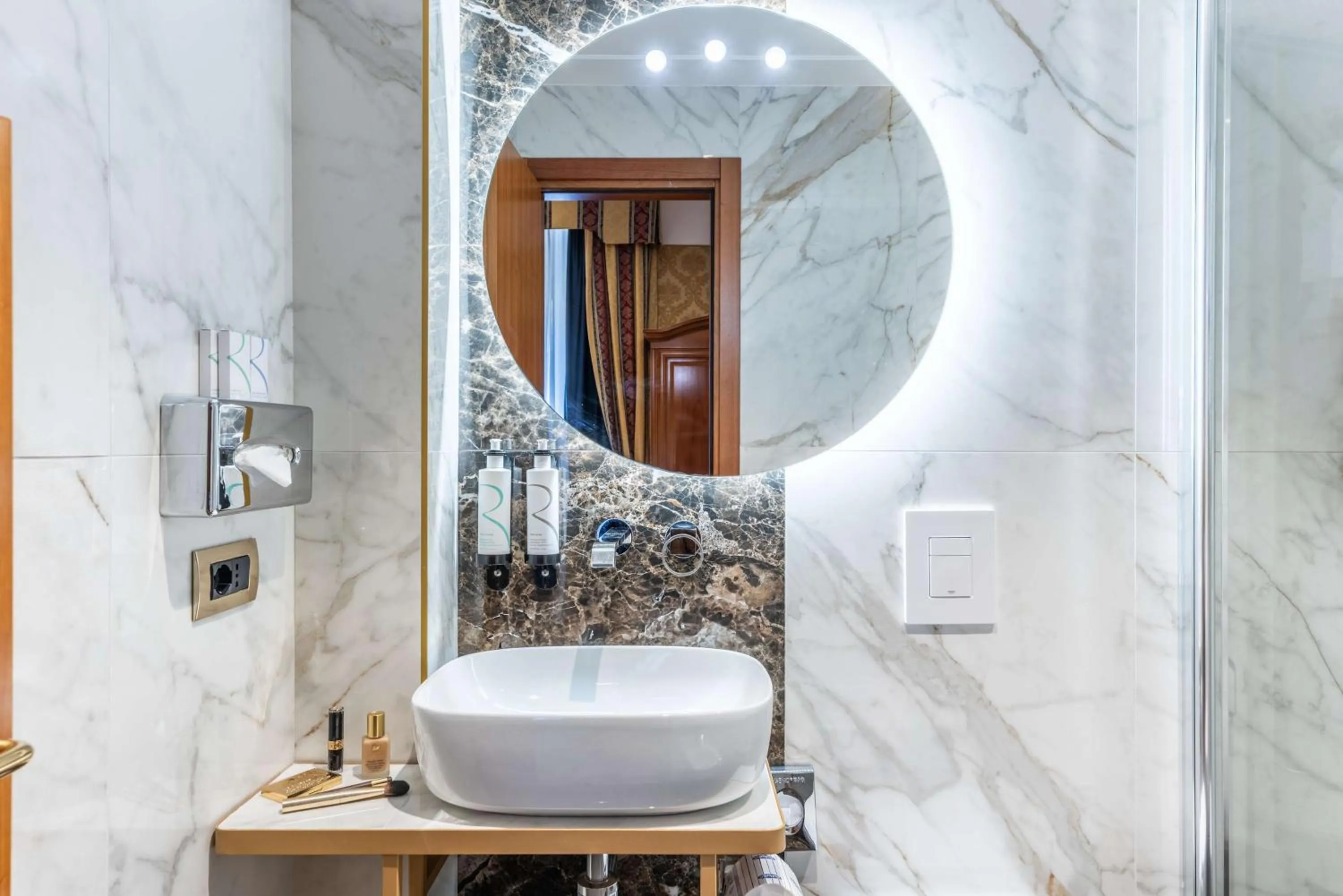 Bathroom in Hotel Raffaello - Sure Hotel Collection by Best Western