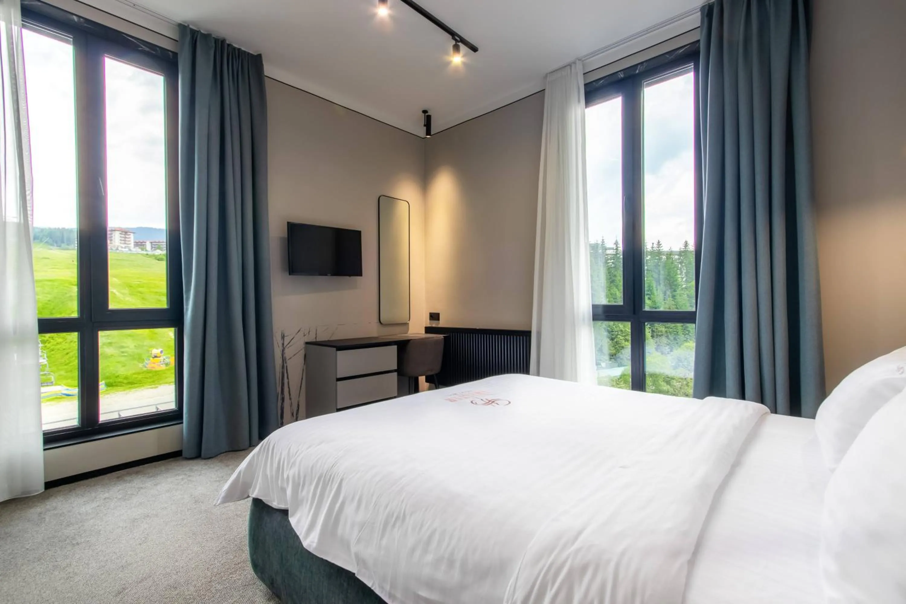 Bedroom, Bed in Shelter Apart Hotel