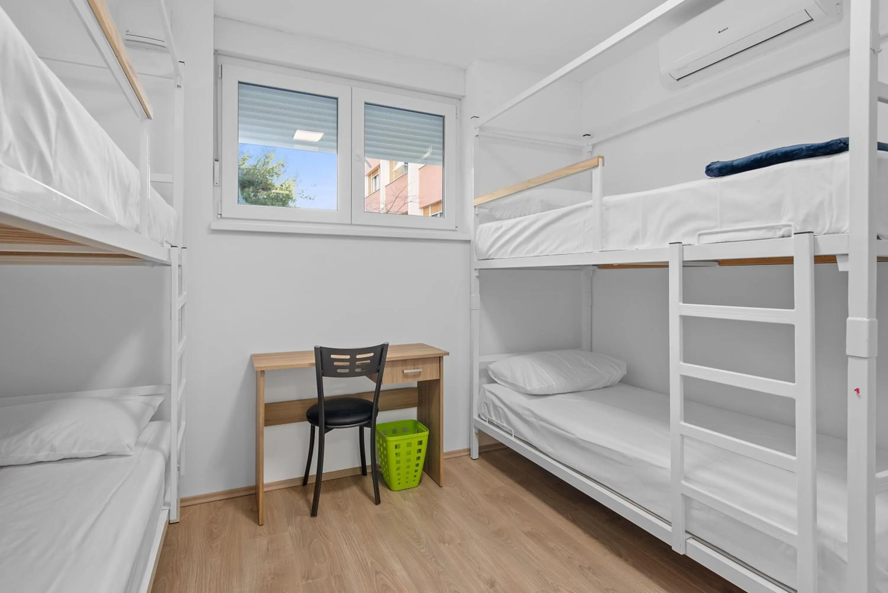 bunk bed, Bed in Hostel Elli