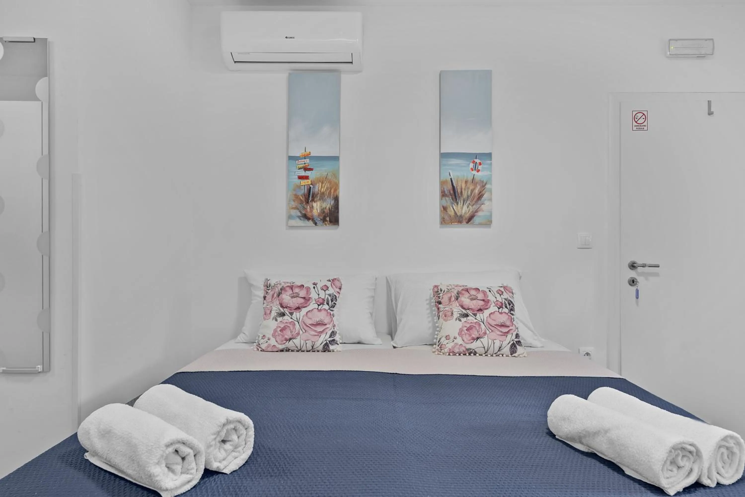 Bedroom, Bed in Hostel Elli