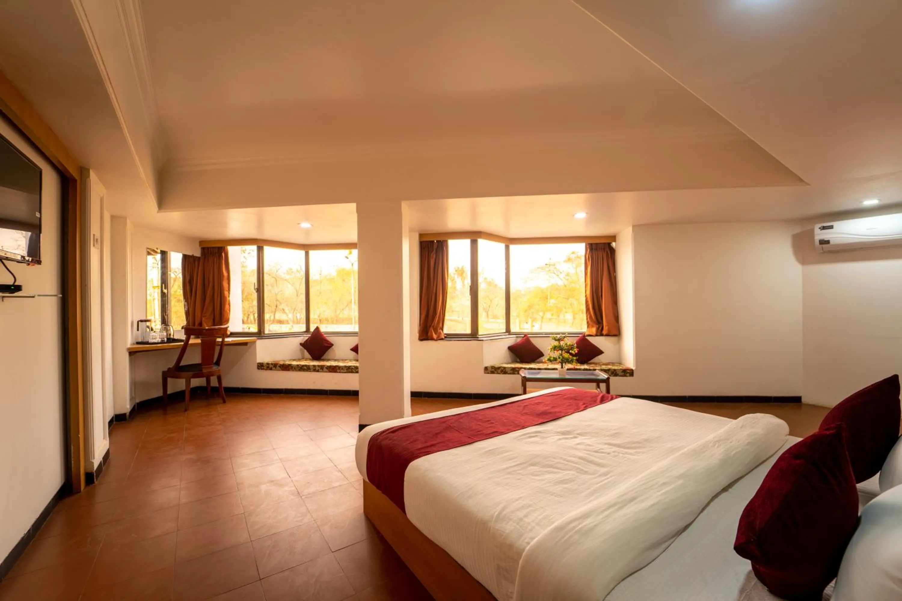 Photo of the whole room, Bed in Hotel Kewal