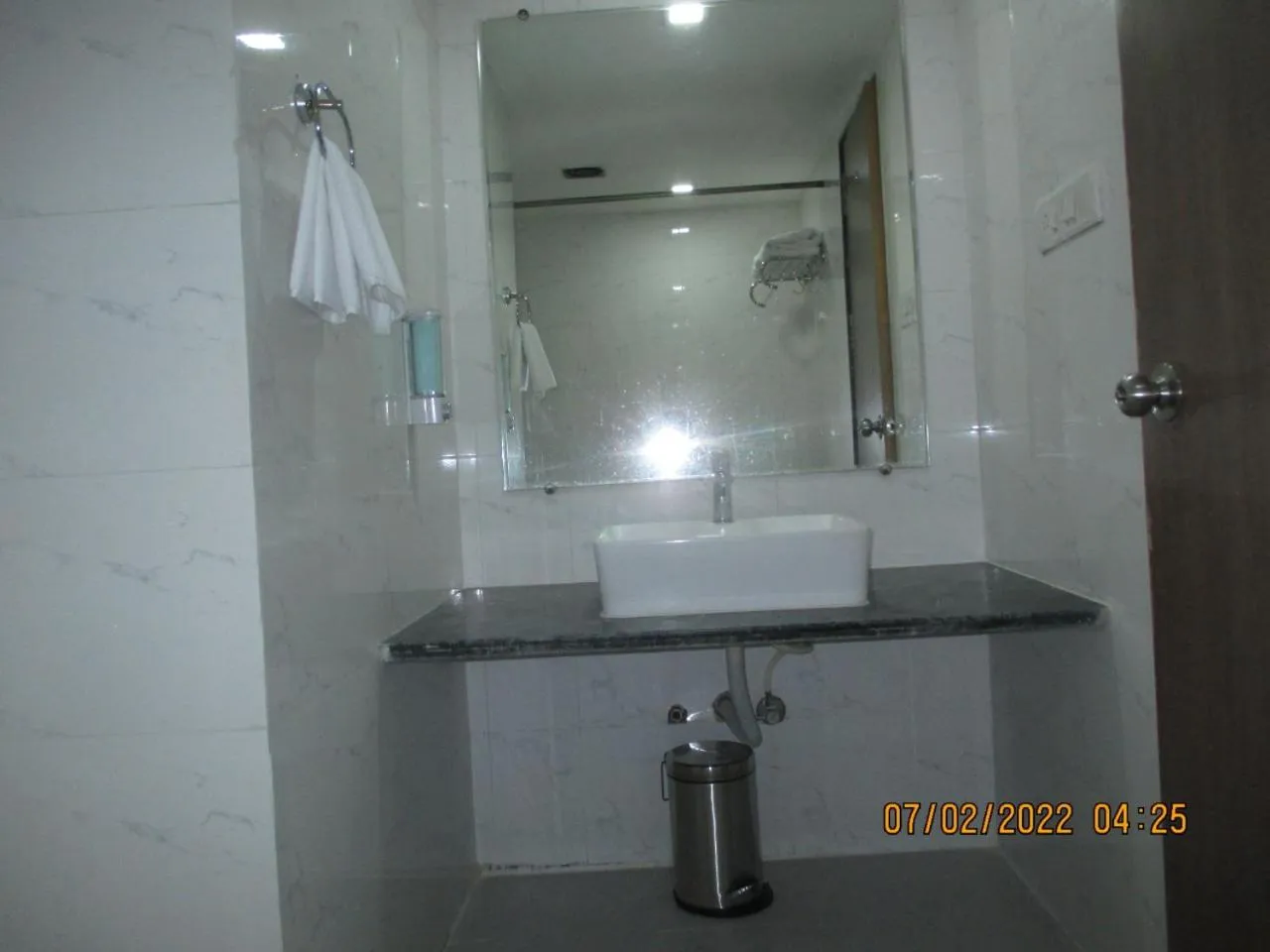 Bathroom in Hotel Kewal