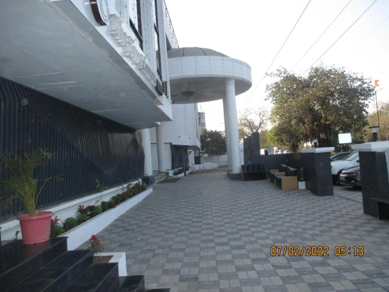 Facade/entrance in Hotel Kewal
