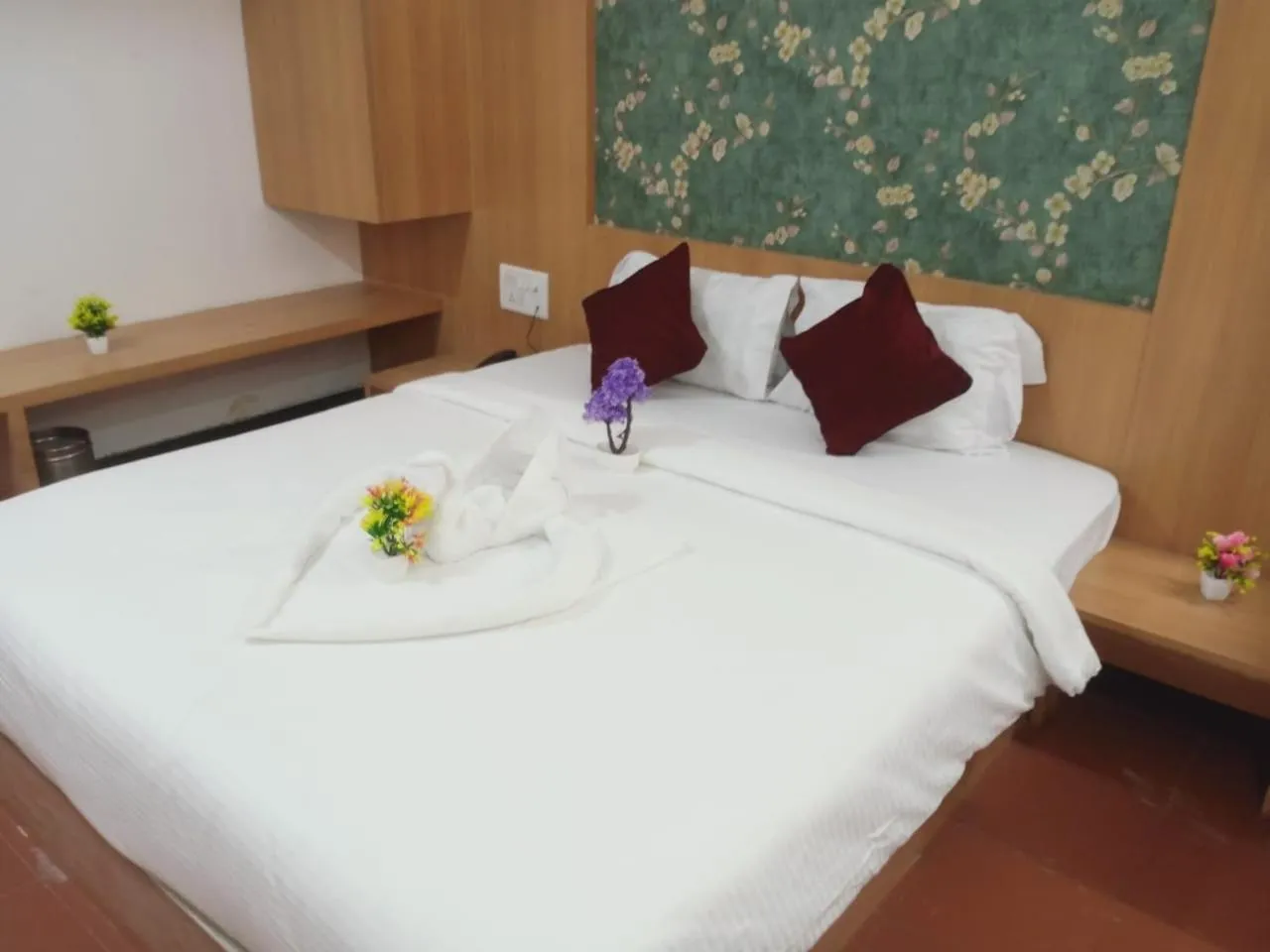 Bed in Hotel Kewal