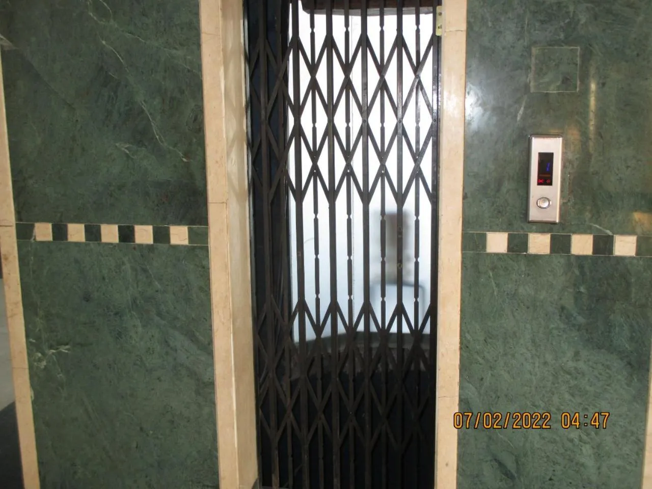 Facade/entrance in Hotel Kewal