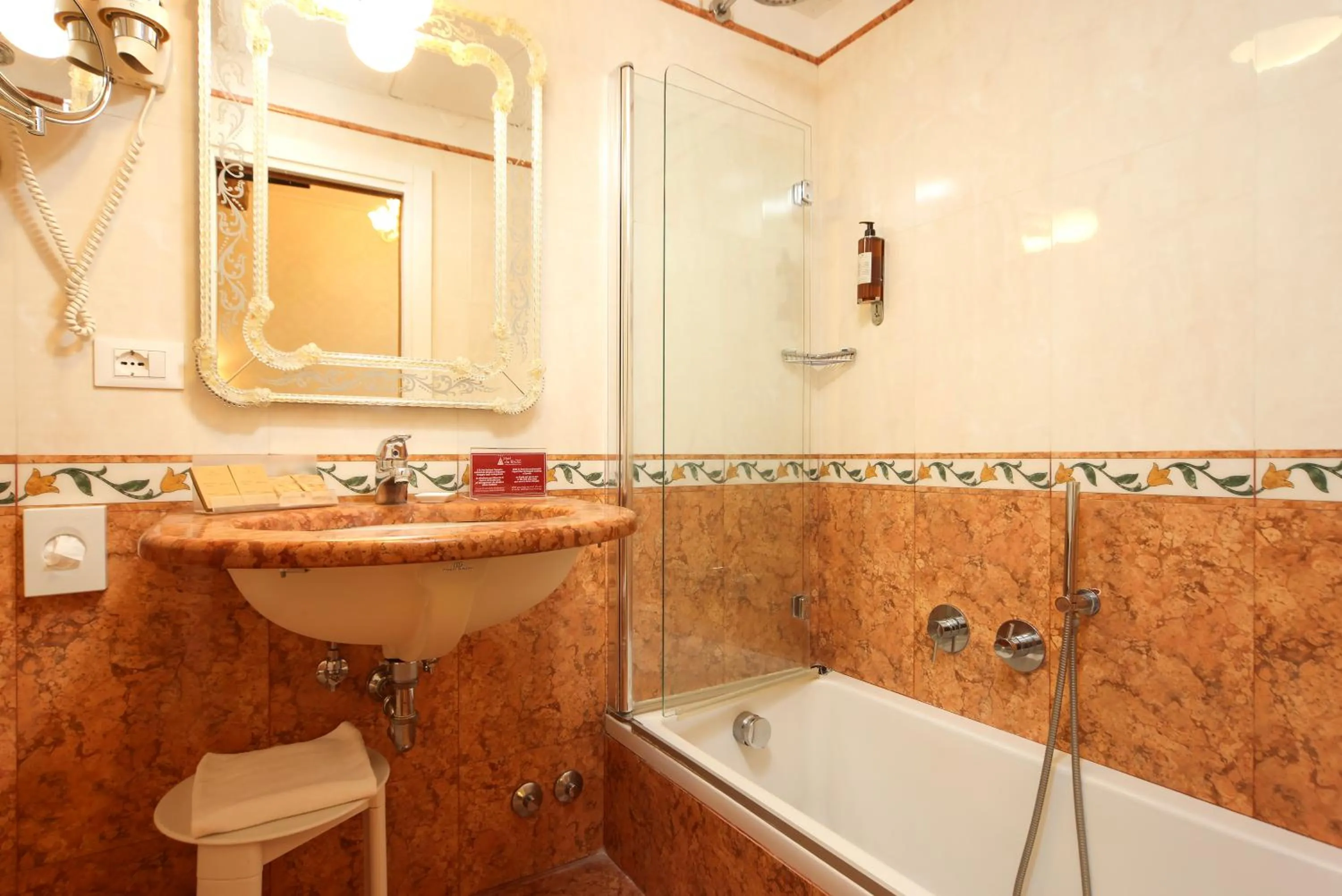 Bathroom in Hotel Da Bruno