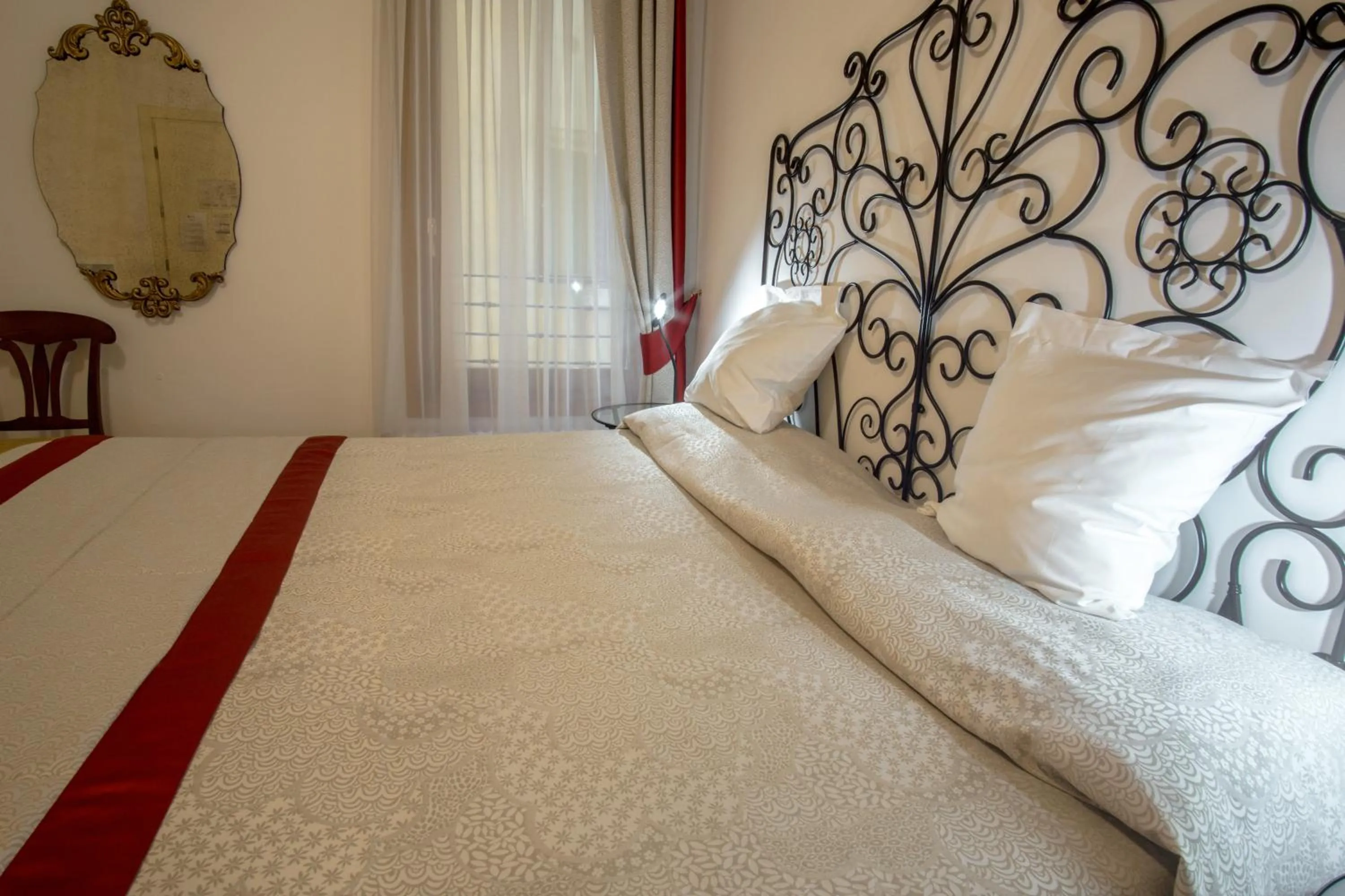 Bedroom, Bed in Hotel Antigo Trovatore