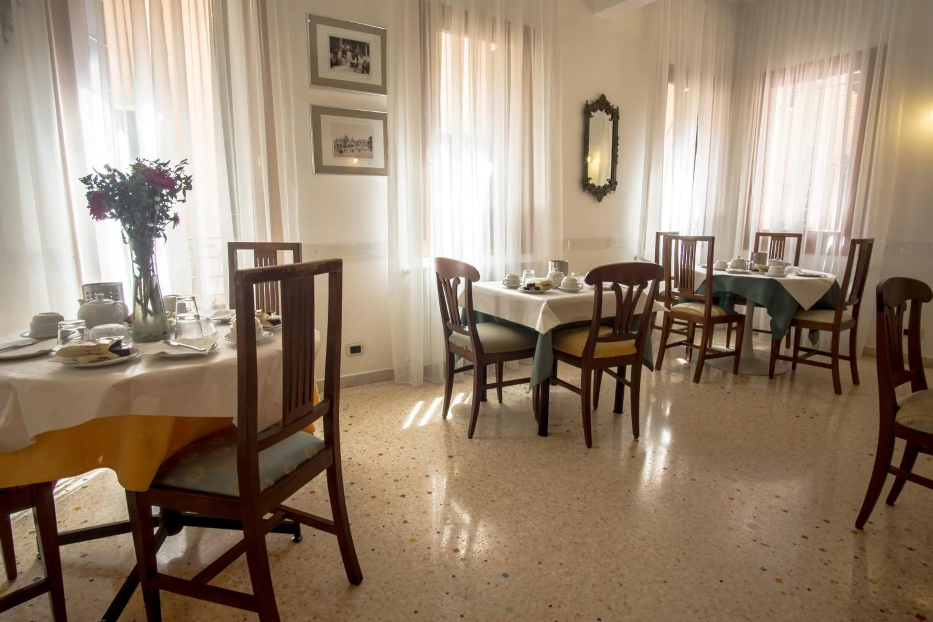 Breakfast in Hotel Antigo Trovatore