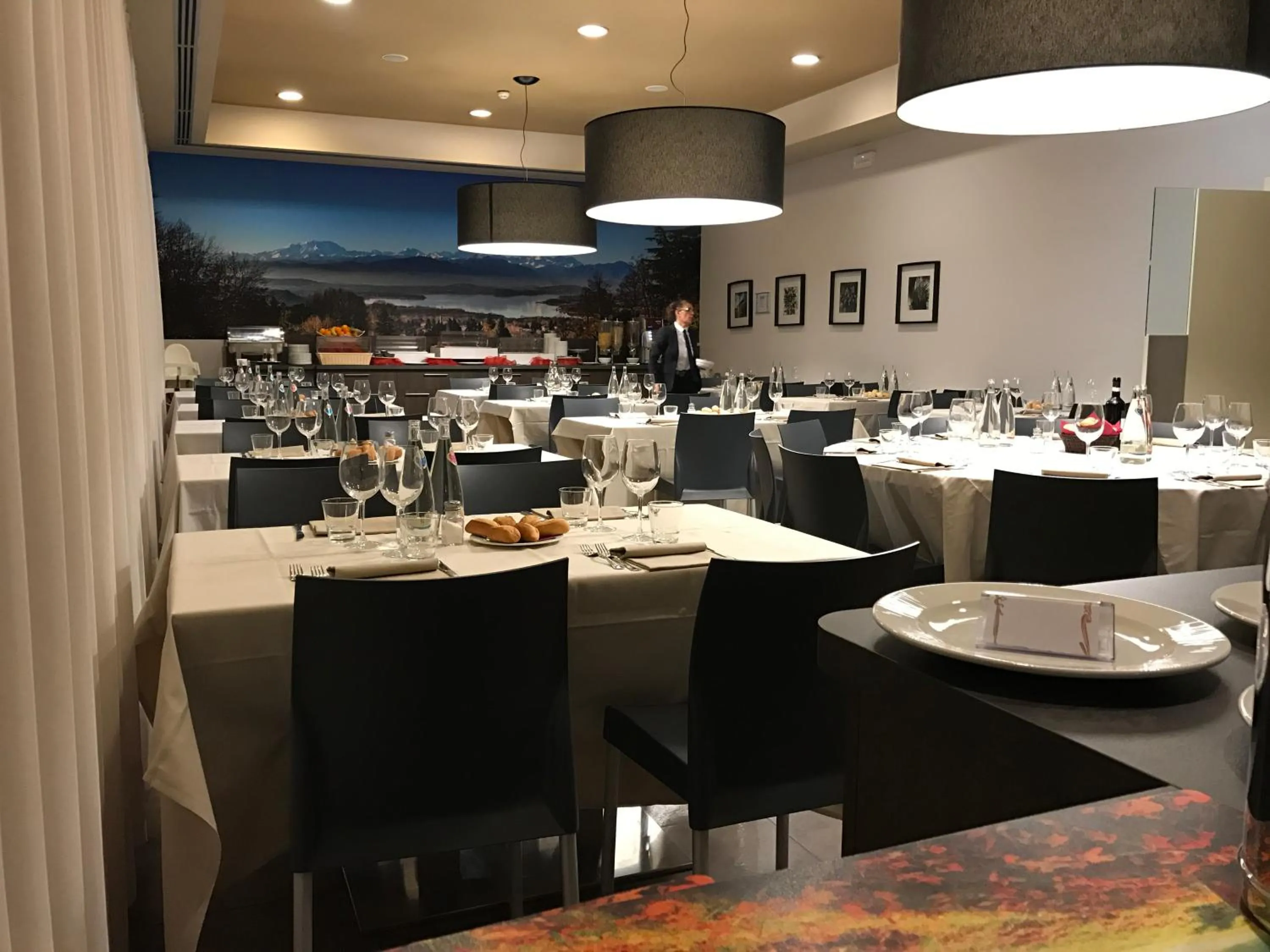 Restaurant/places to eat in Bis Hotel Varese