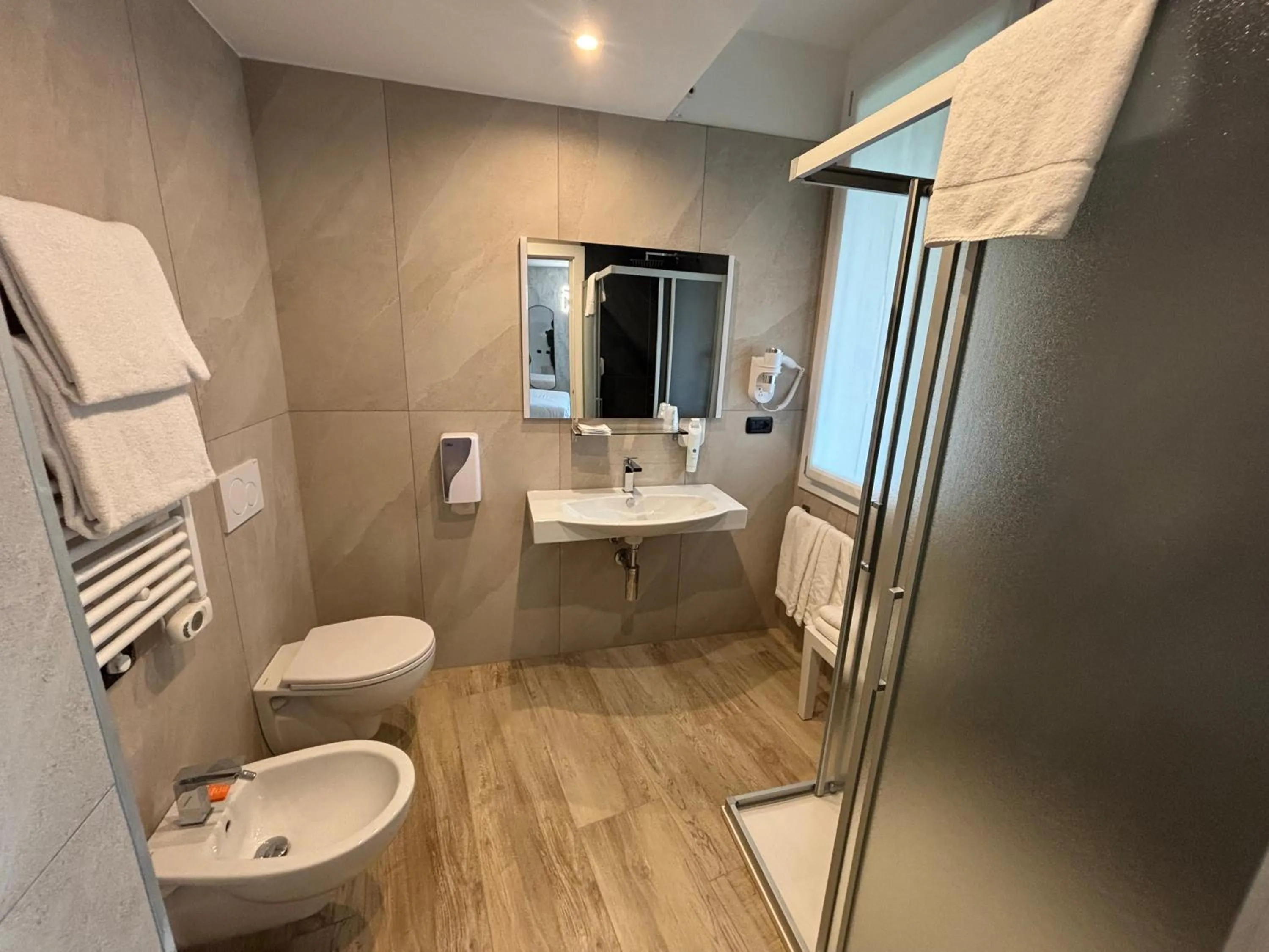 Shower in Bis Hotel Varese