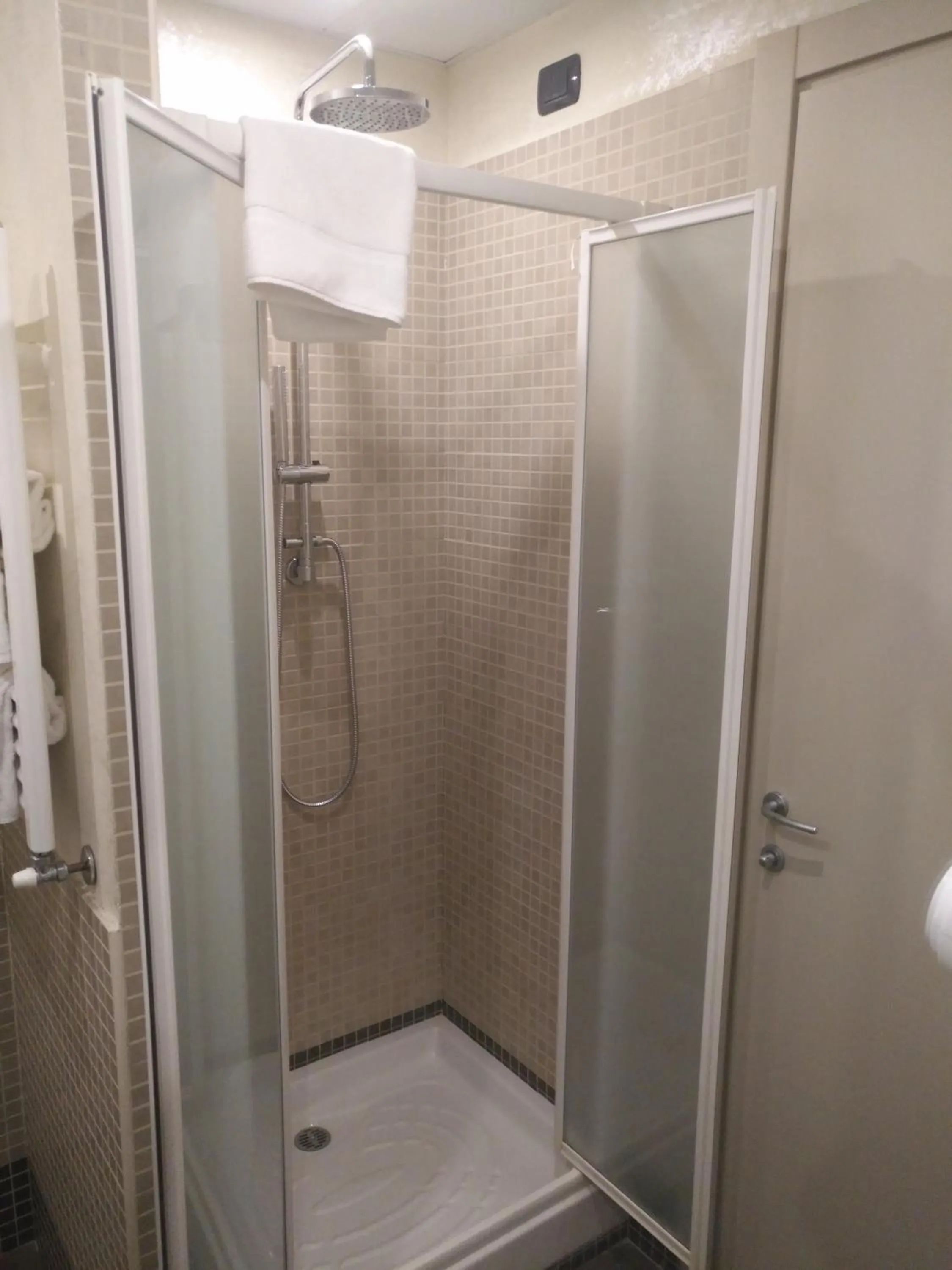 Shower in Bis Hotel Varese