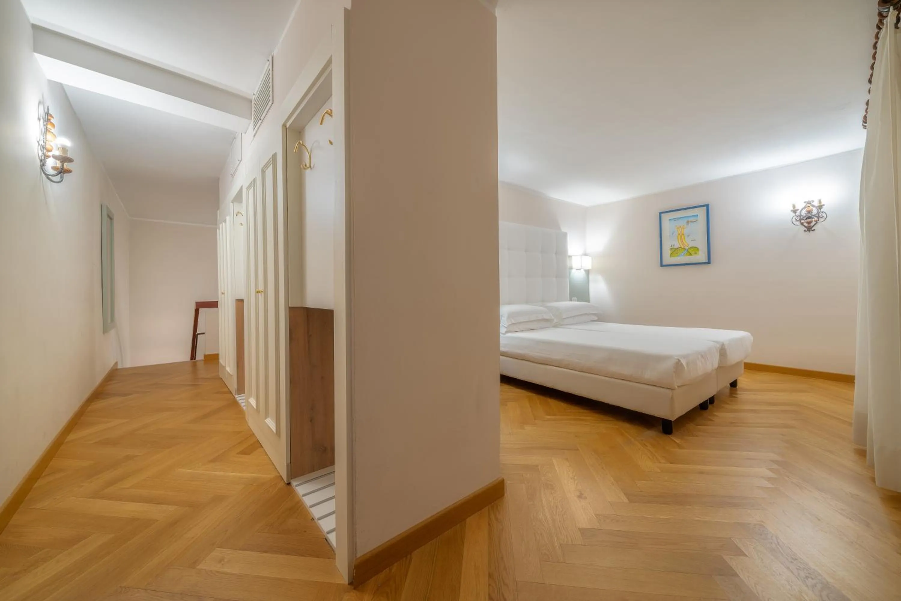 Photo of the whole room, Bed in Hotel Croce Di Malta