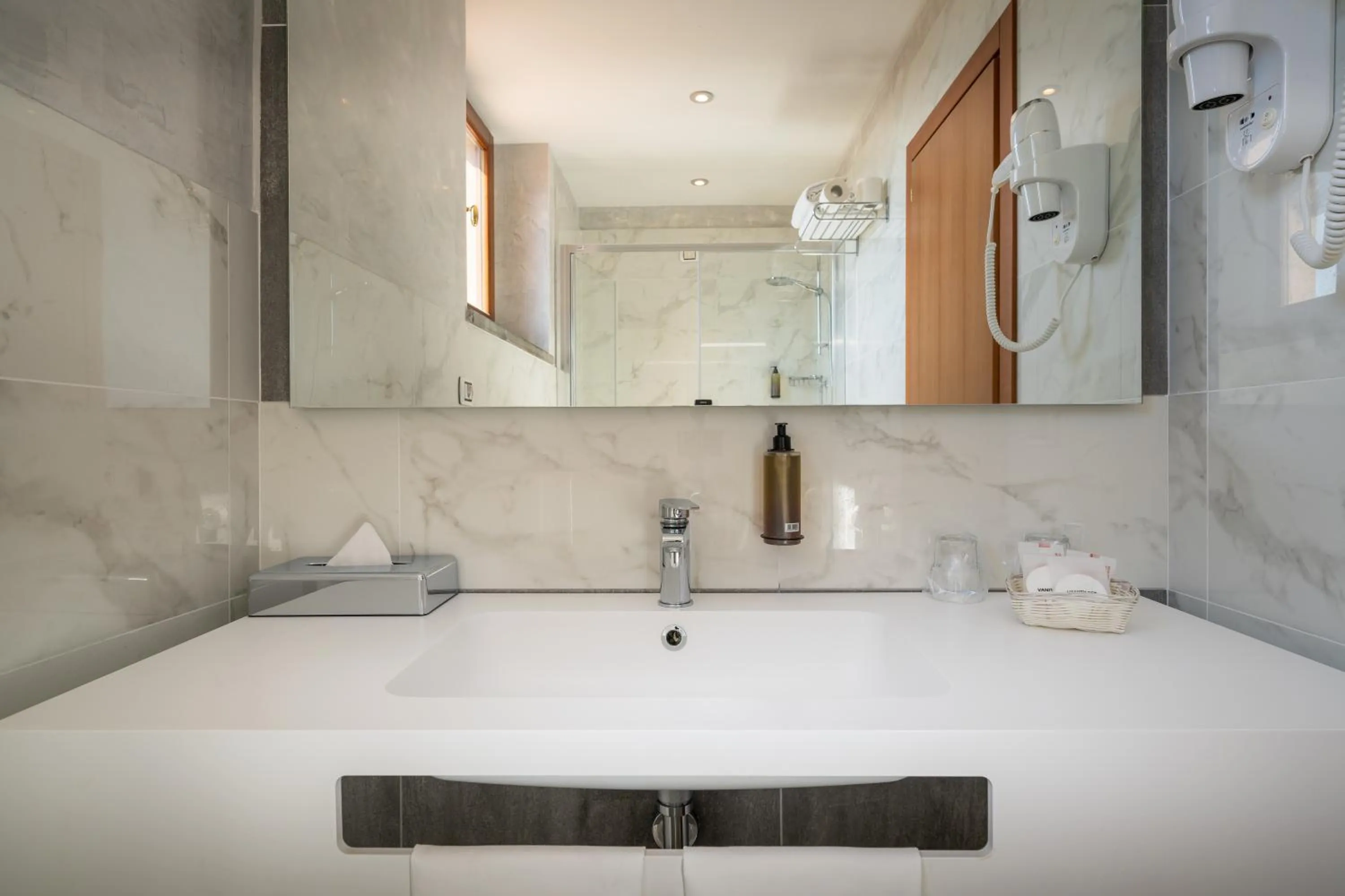 Bathroom in Hotel Croce Di Malta