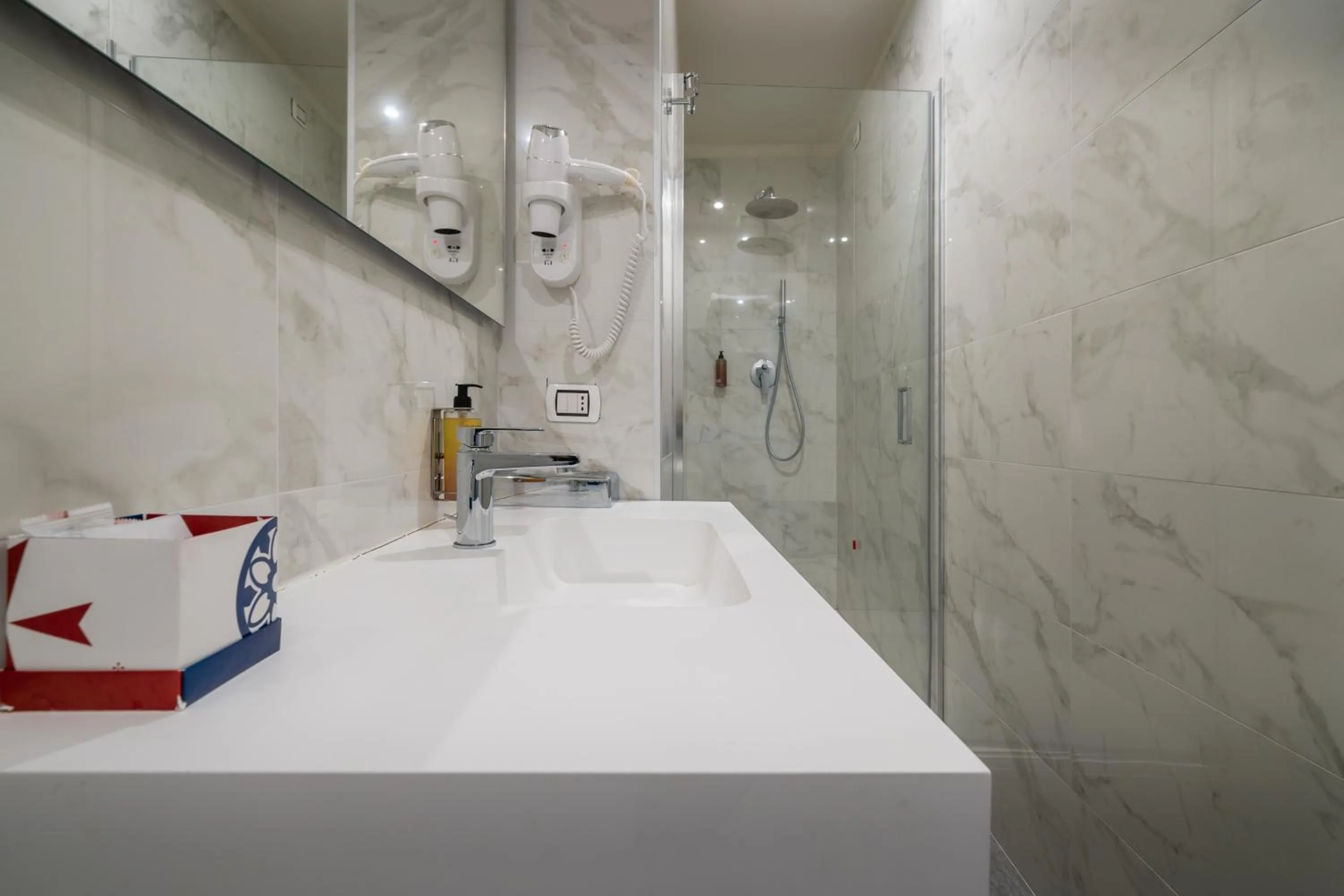 Bathroom in Hotel Croce Di Malta