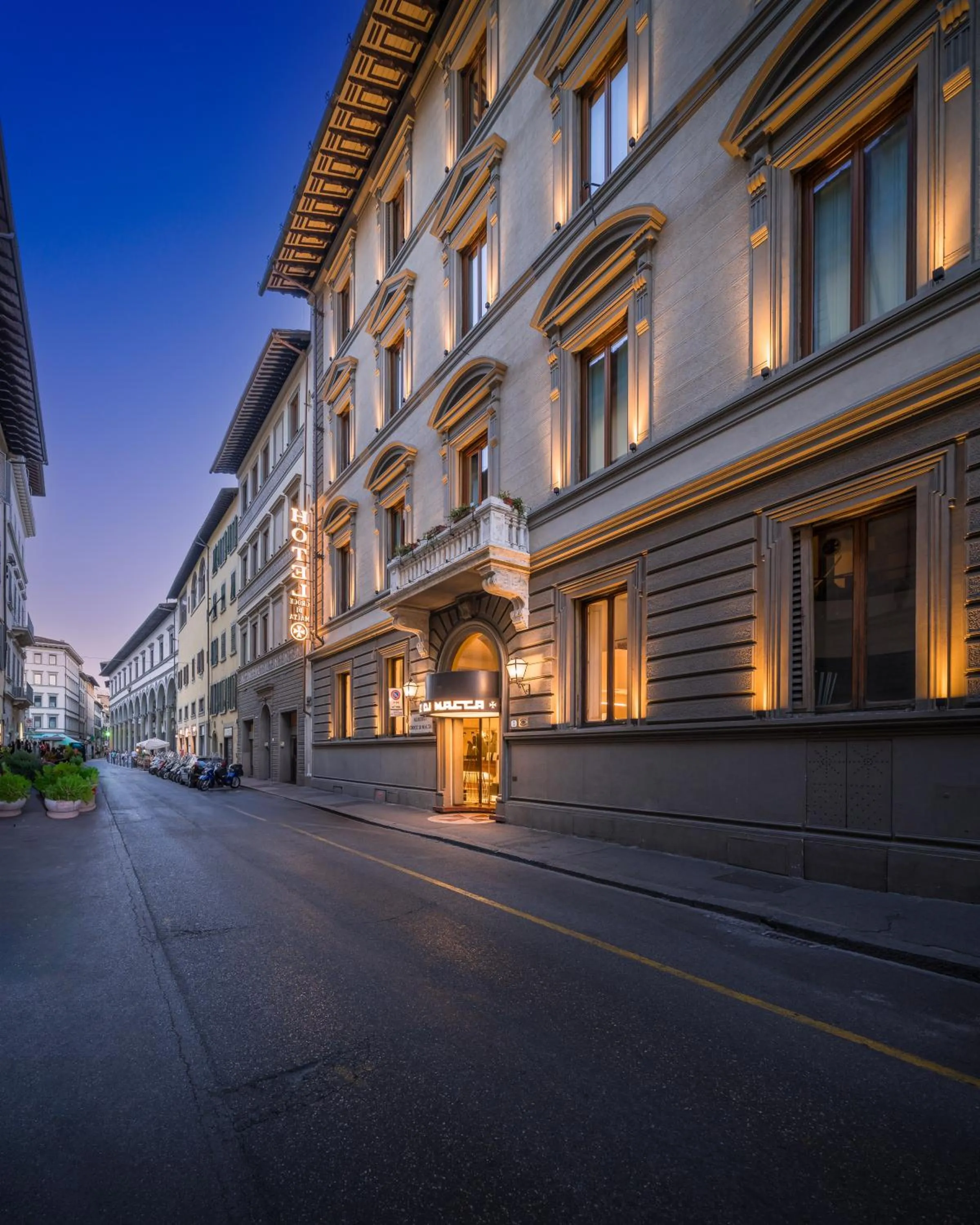 Property building in Hotel Croce Di Malta