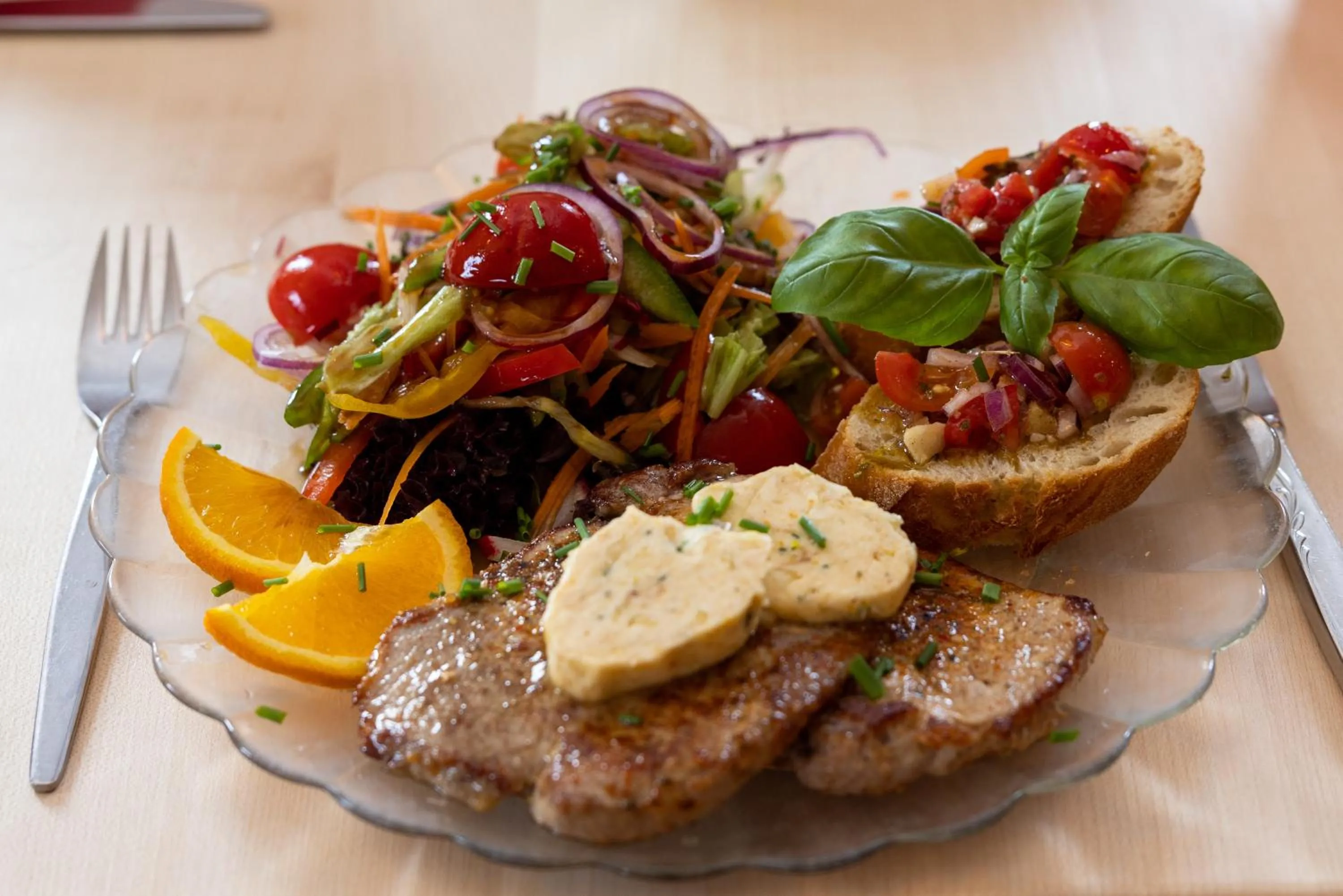 Restaurant/places to eat in Gasthof zur Post Saulgrub