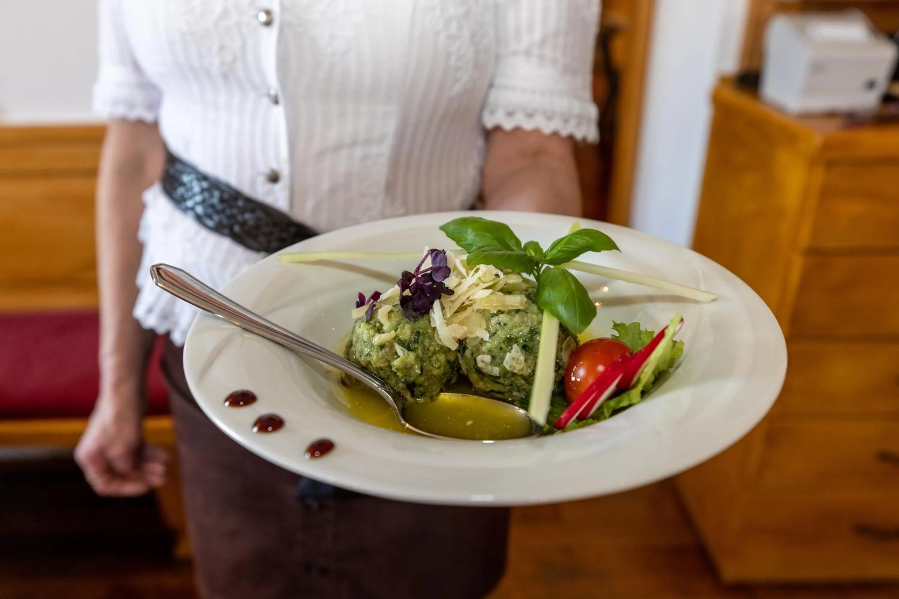 Restaurant/places to eat in Gasthof zur Post Saulgrub