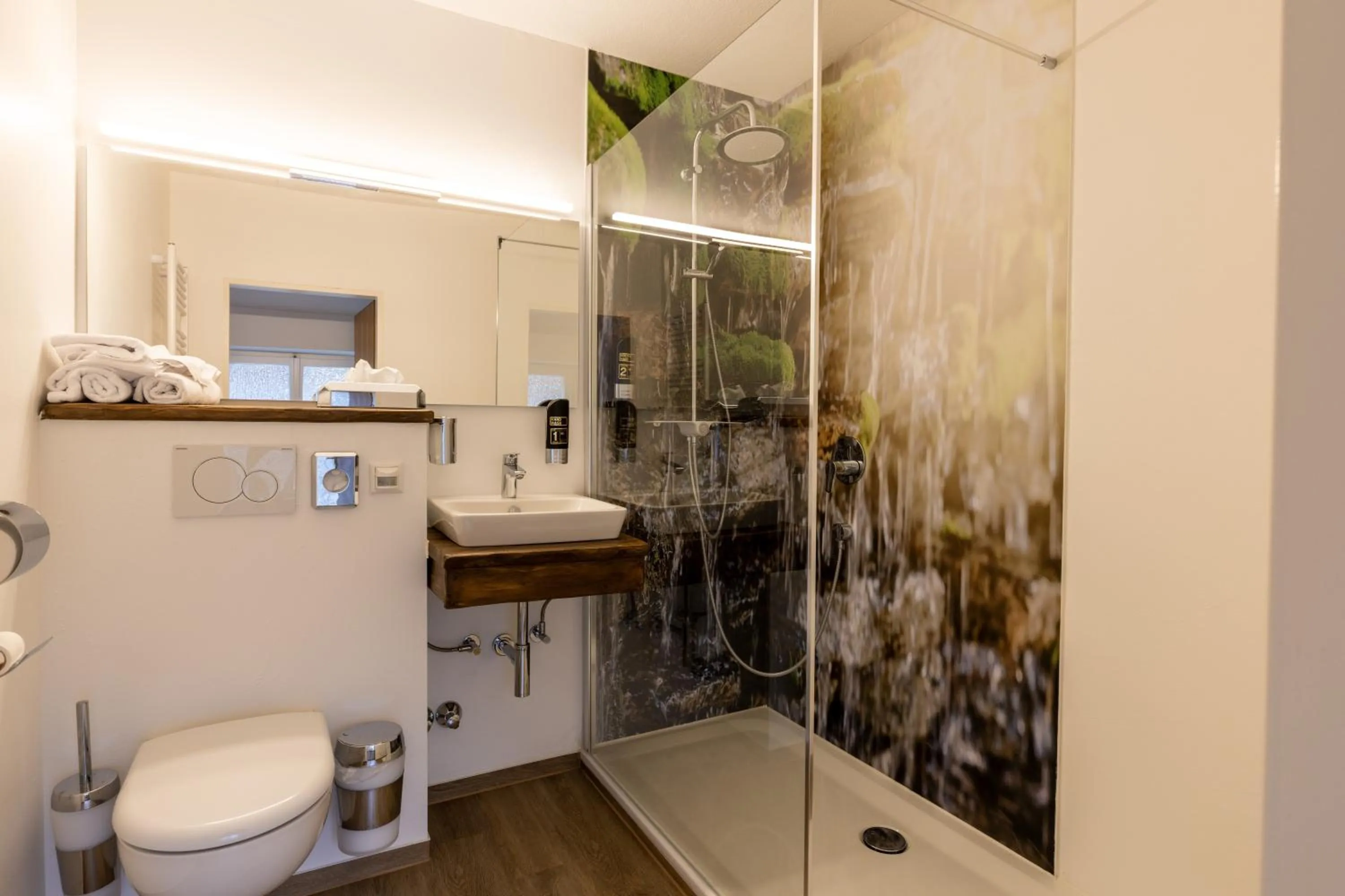 Bathroom in Gasthof zur Post Saulgrub