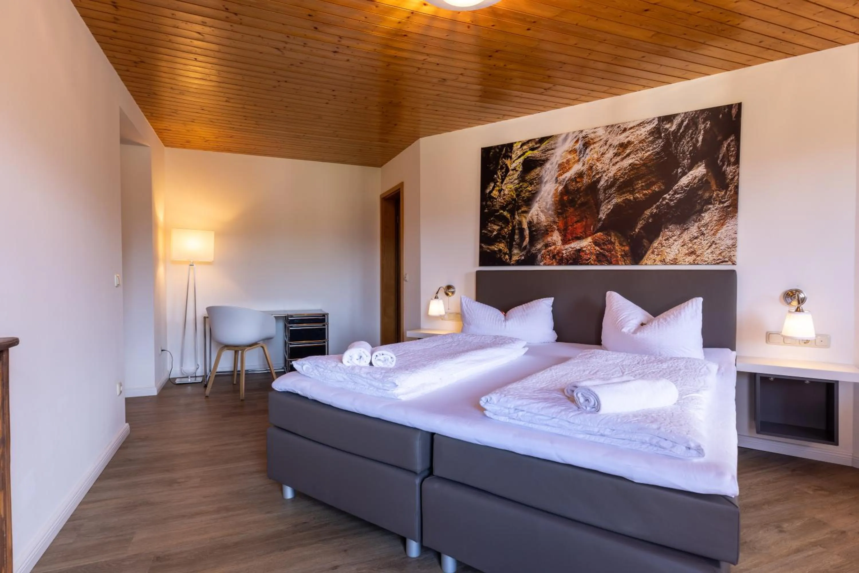 Photo of the whole room, Bed in Gasthof zur Post Saulgrub