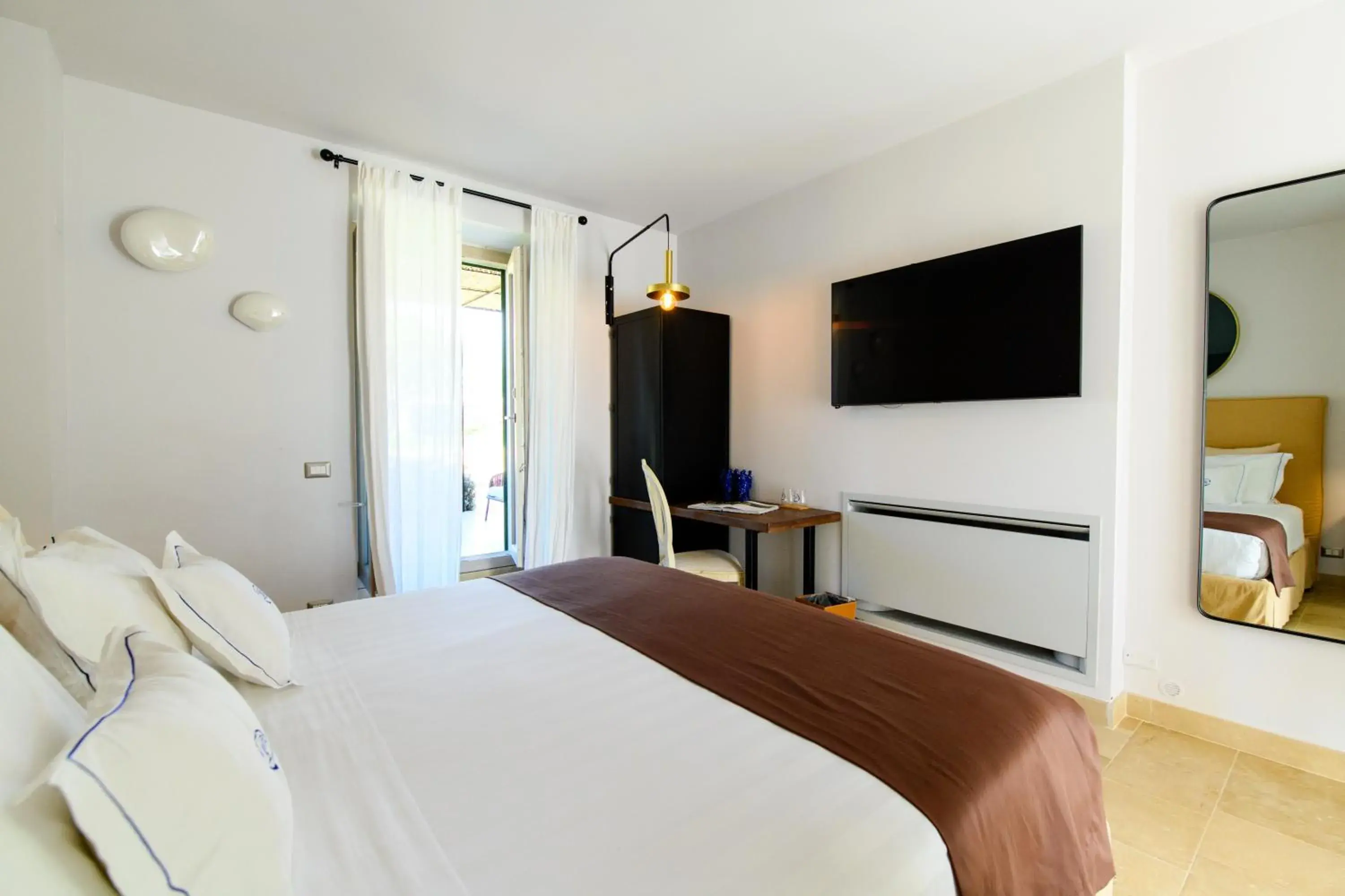 Double Room with Patio in Poggio Leano Boutique Hotel Double Room with Patio in Poggio Leano Boutique Hotel