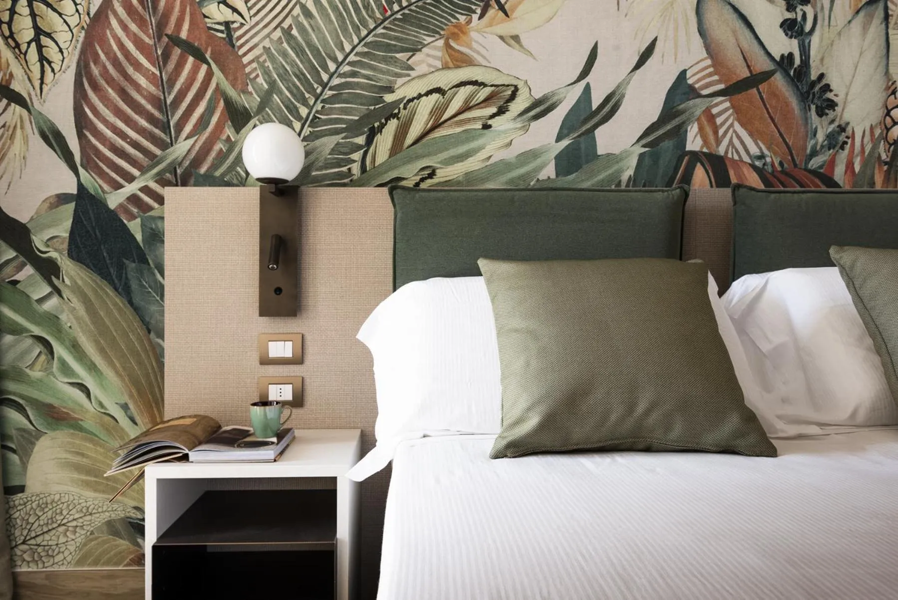 Property building, Bed in Life Hotel 4 Superior