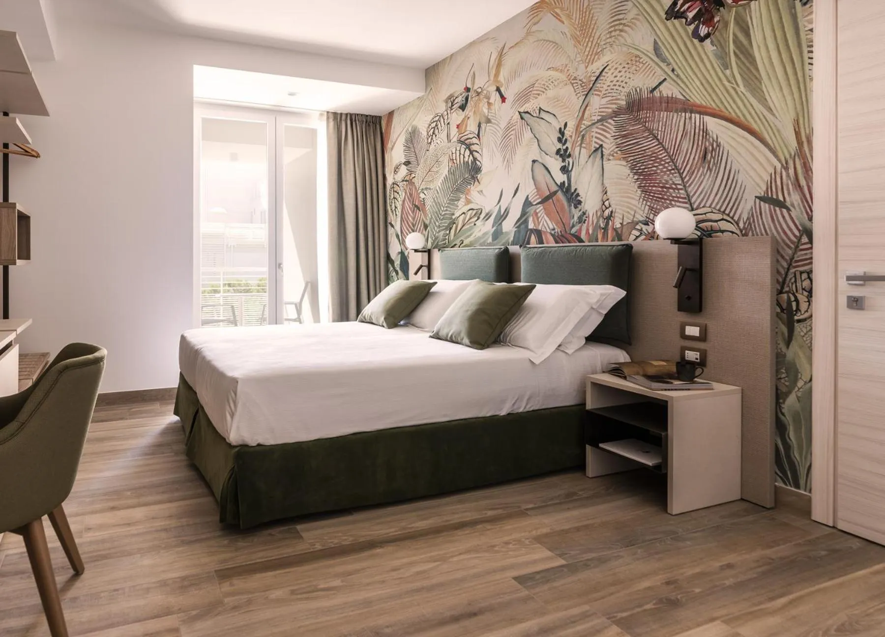 Property building, Bed in Life Hotel 4 Superior