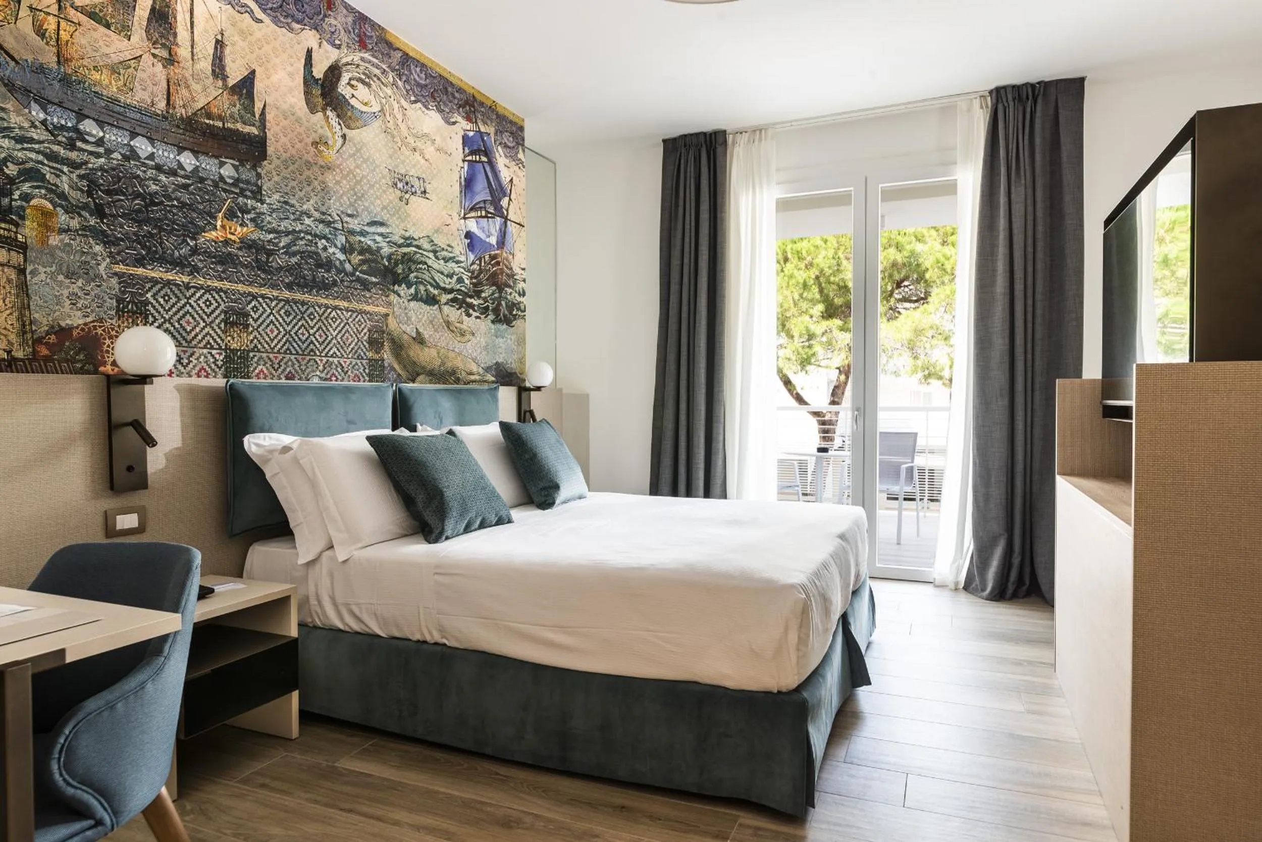 Property building, Bed in Life Hotel 4 Superior