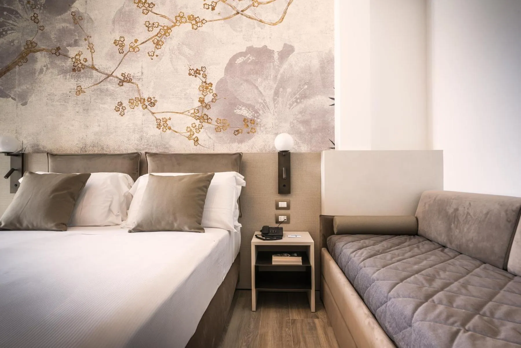 Property building, Bed in Life Hotel 4 Superior